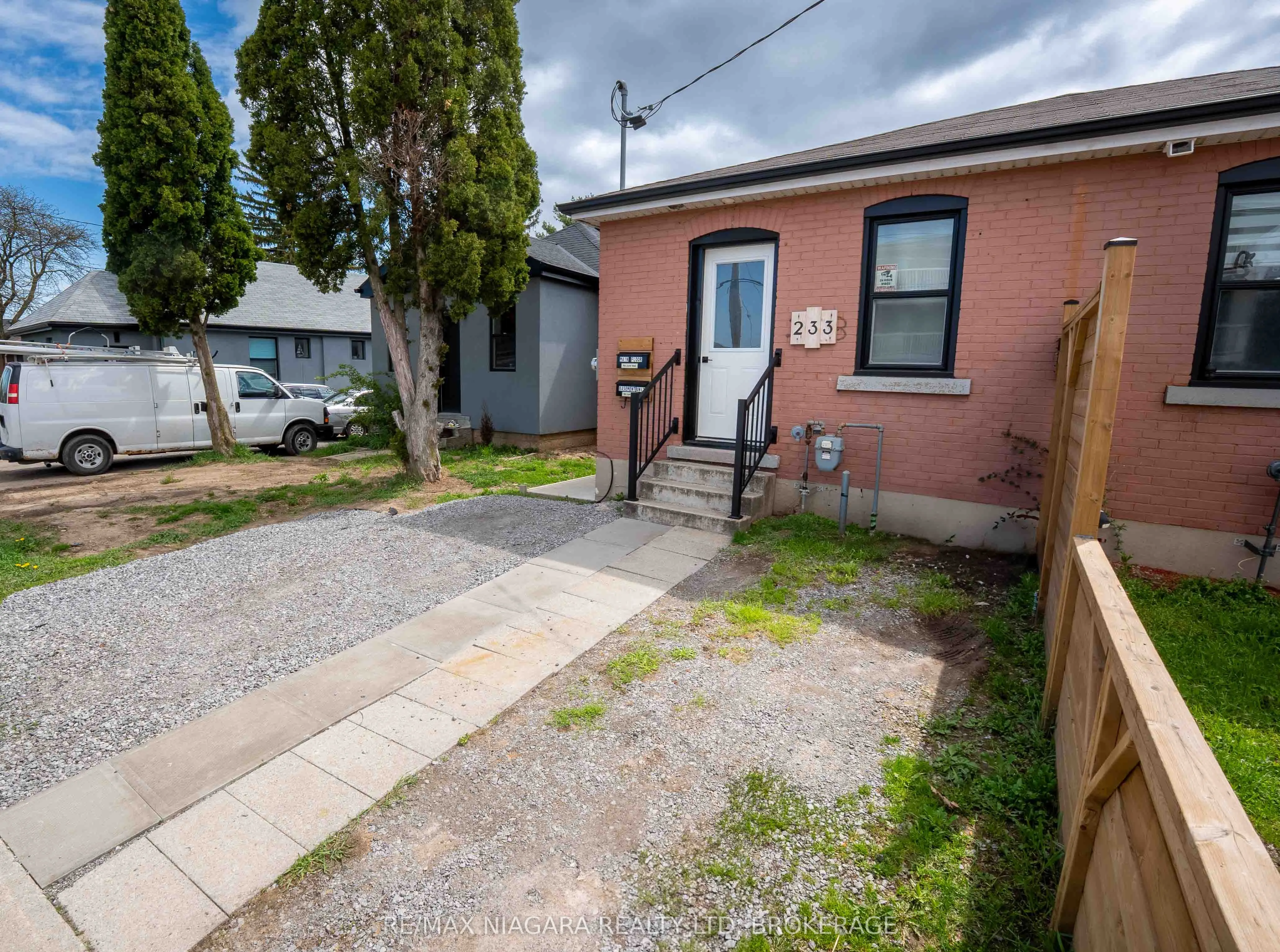 233 Pelham Road, #BASEMENT