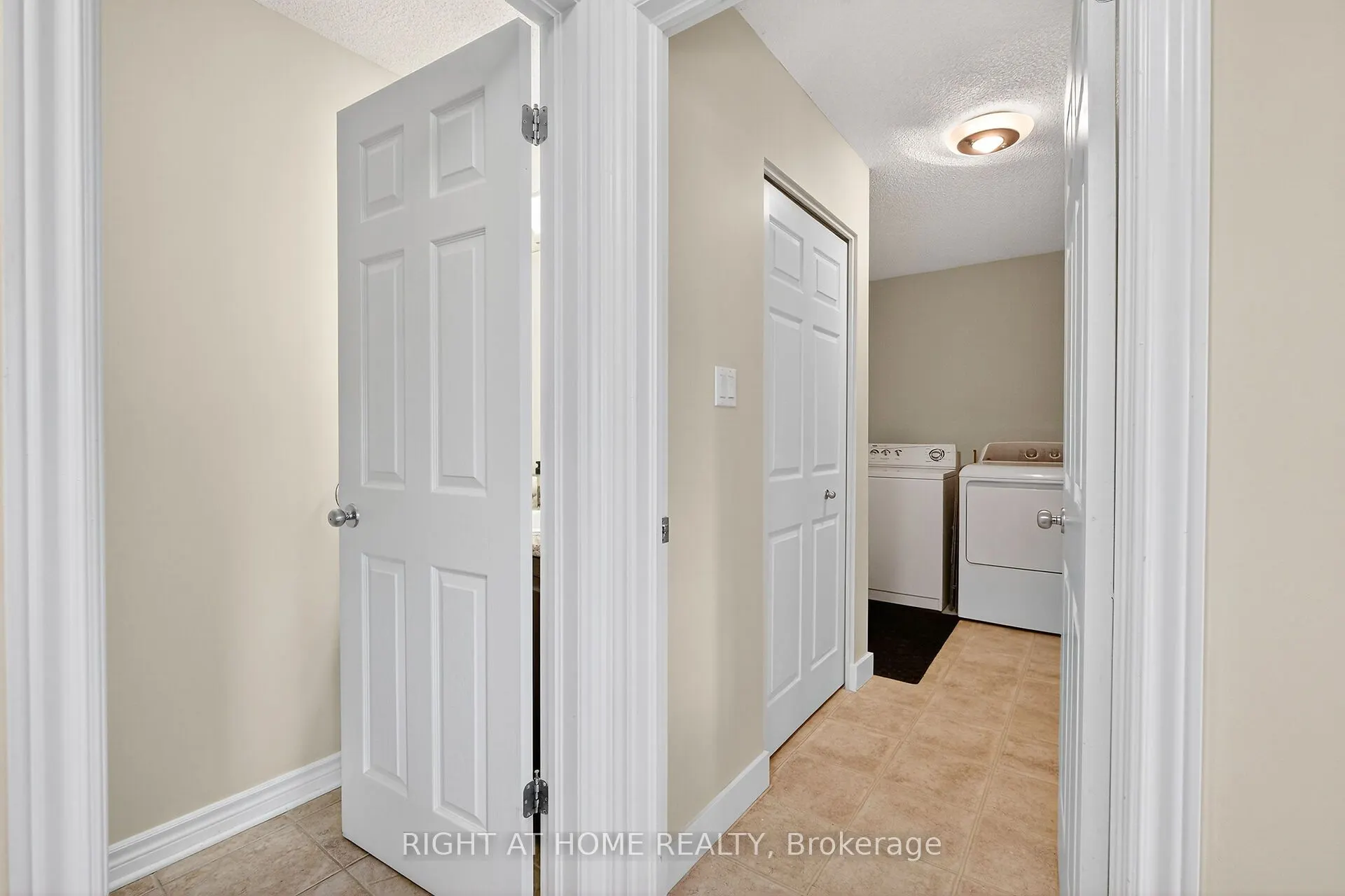380 Quartz Avenue N