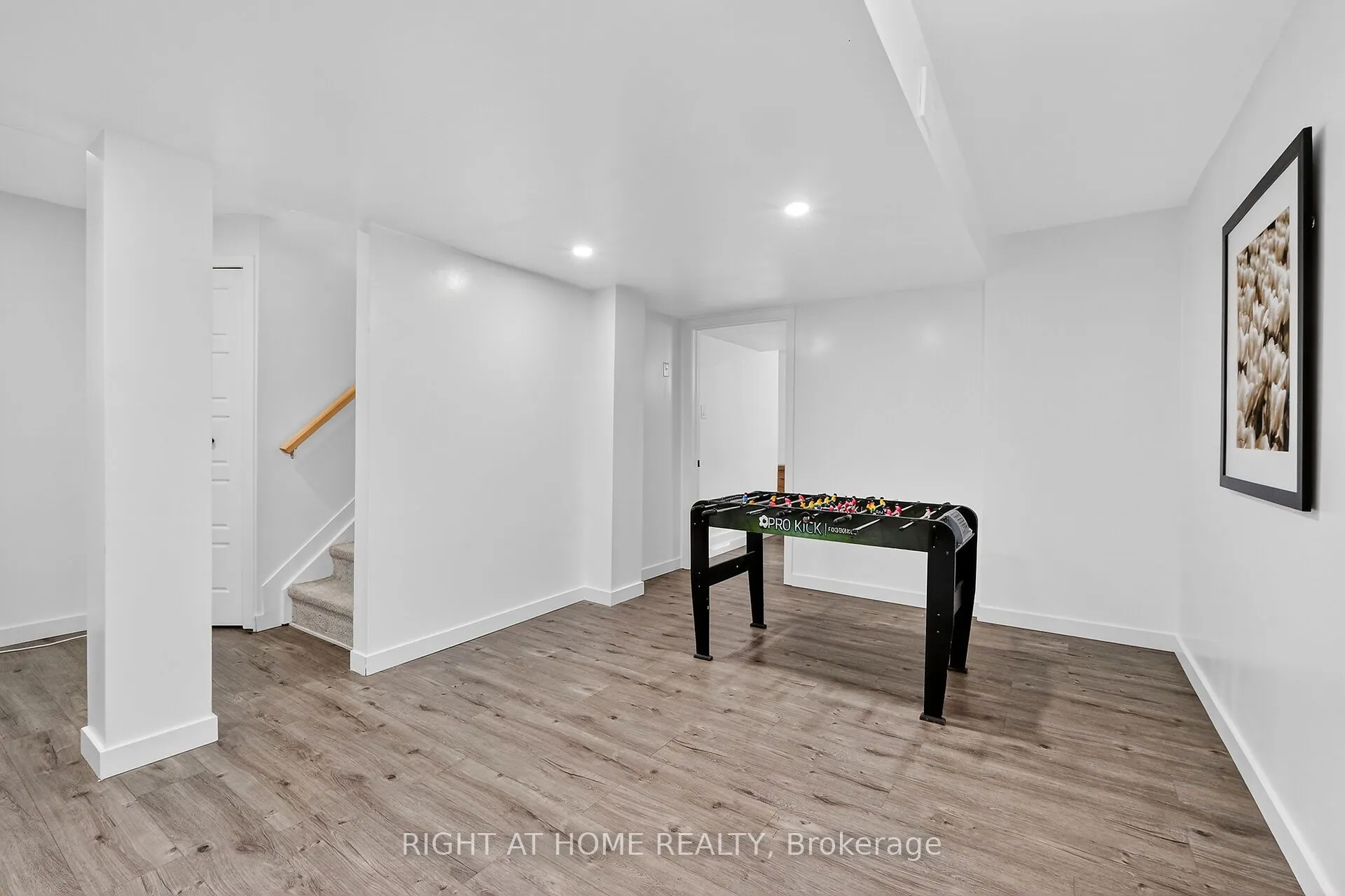 380 Quartz Avenue N