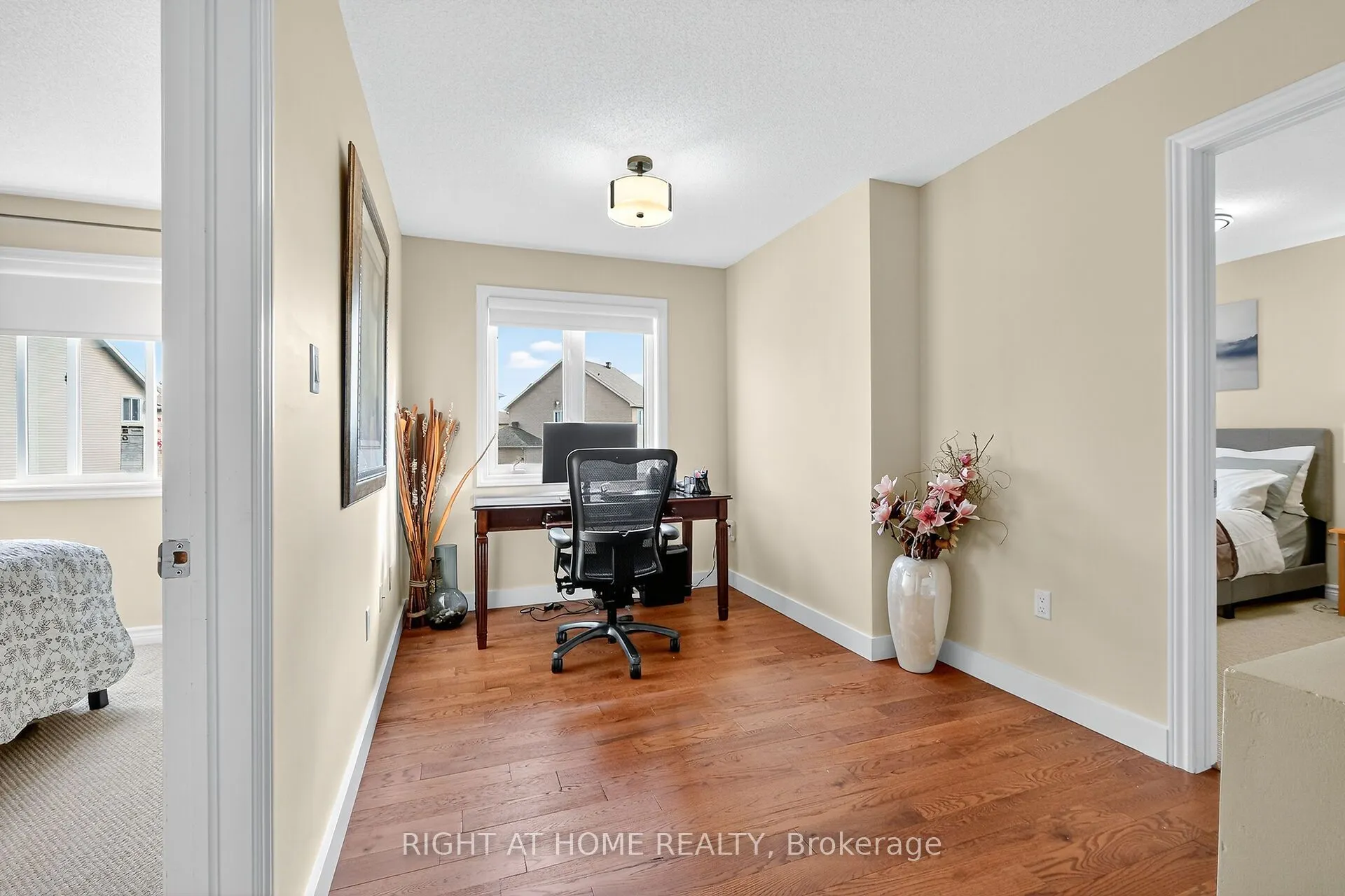 380 Quartz Avenue N