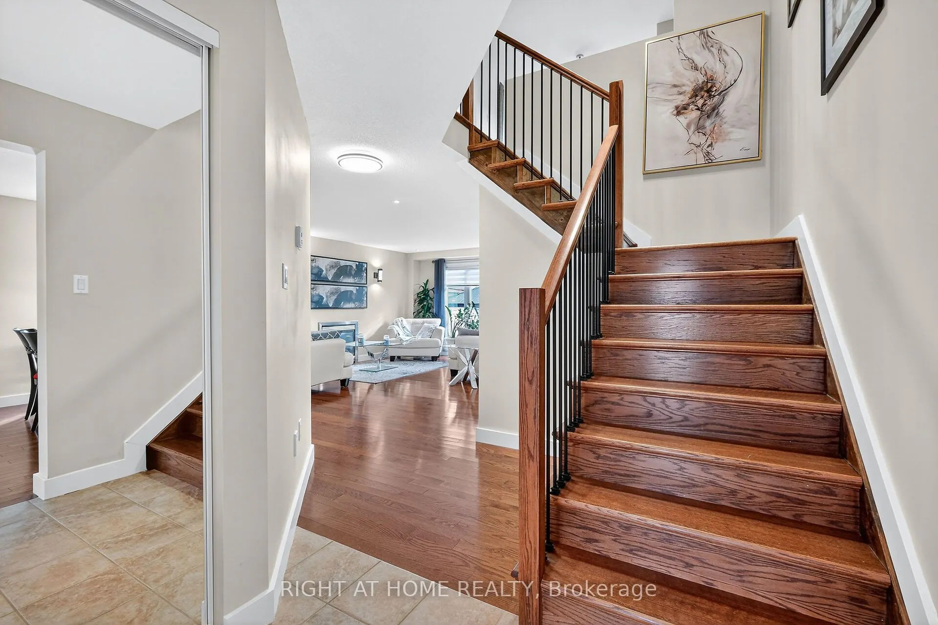380 Quartz Avenue N