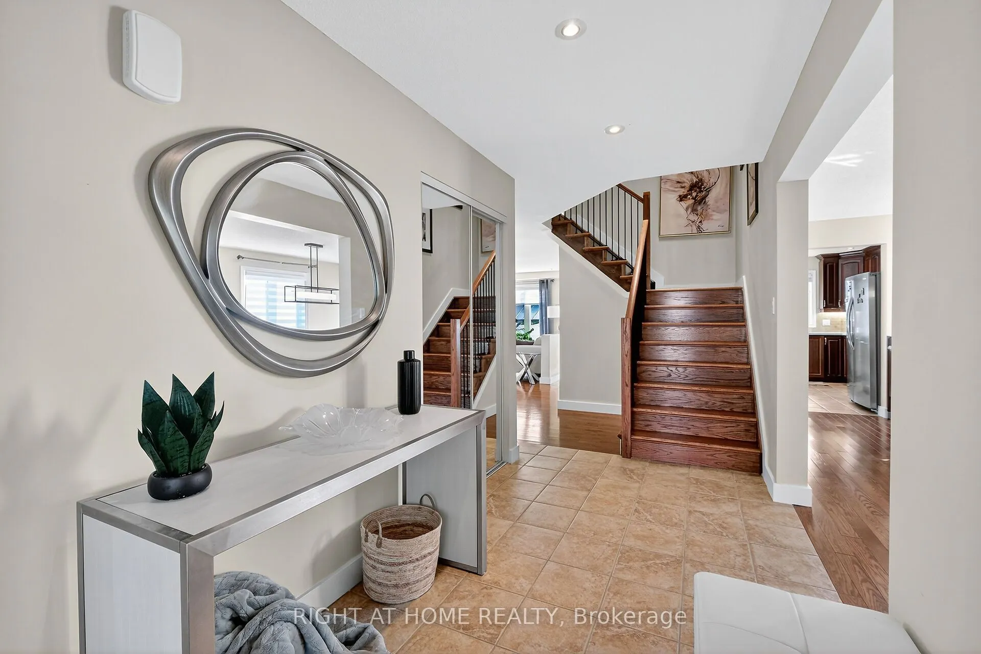 380 Quartz Avenue N