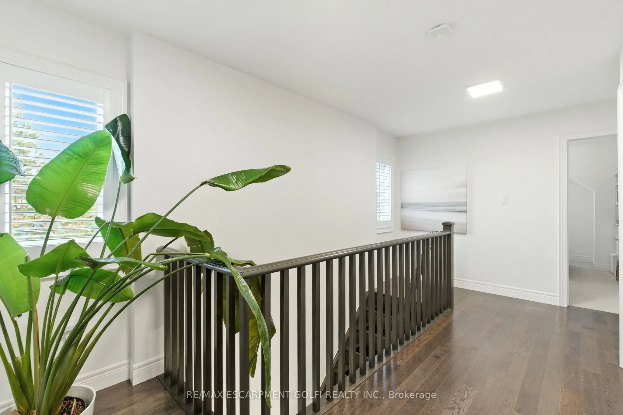 70 Dunrobin Lane