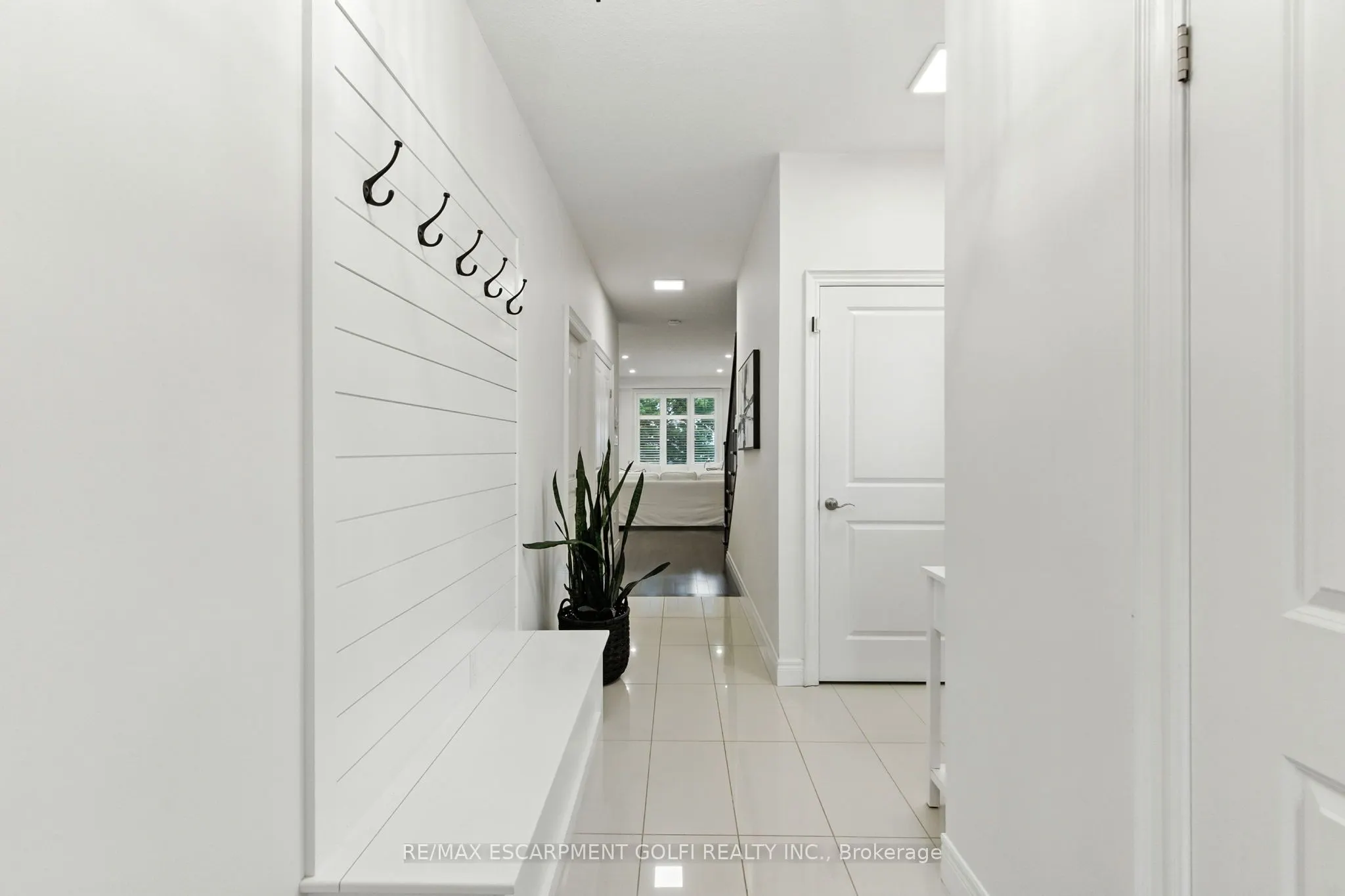 70 Dunrobin Lane