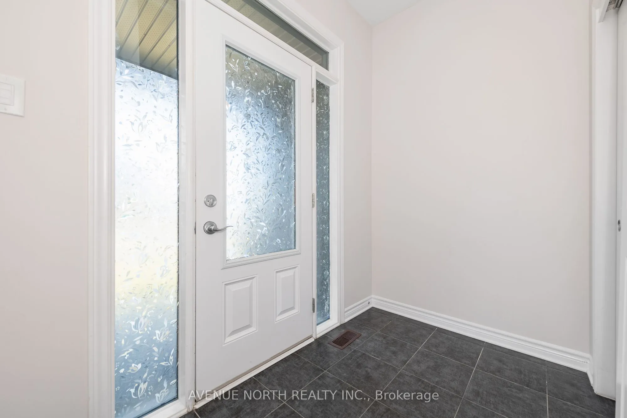 1024 Kijik Crescent