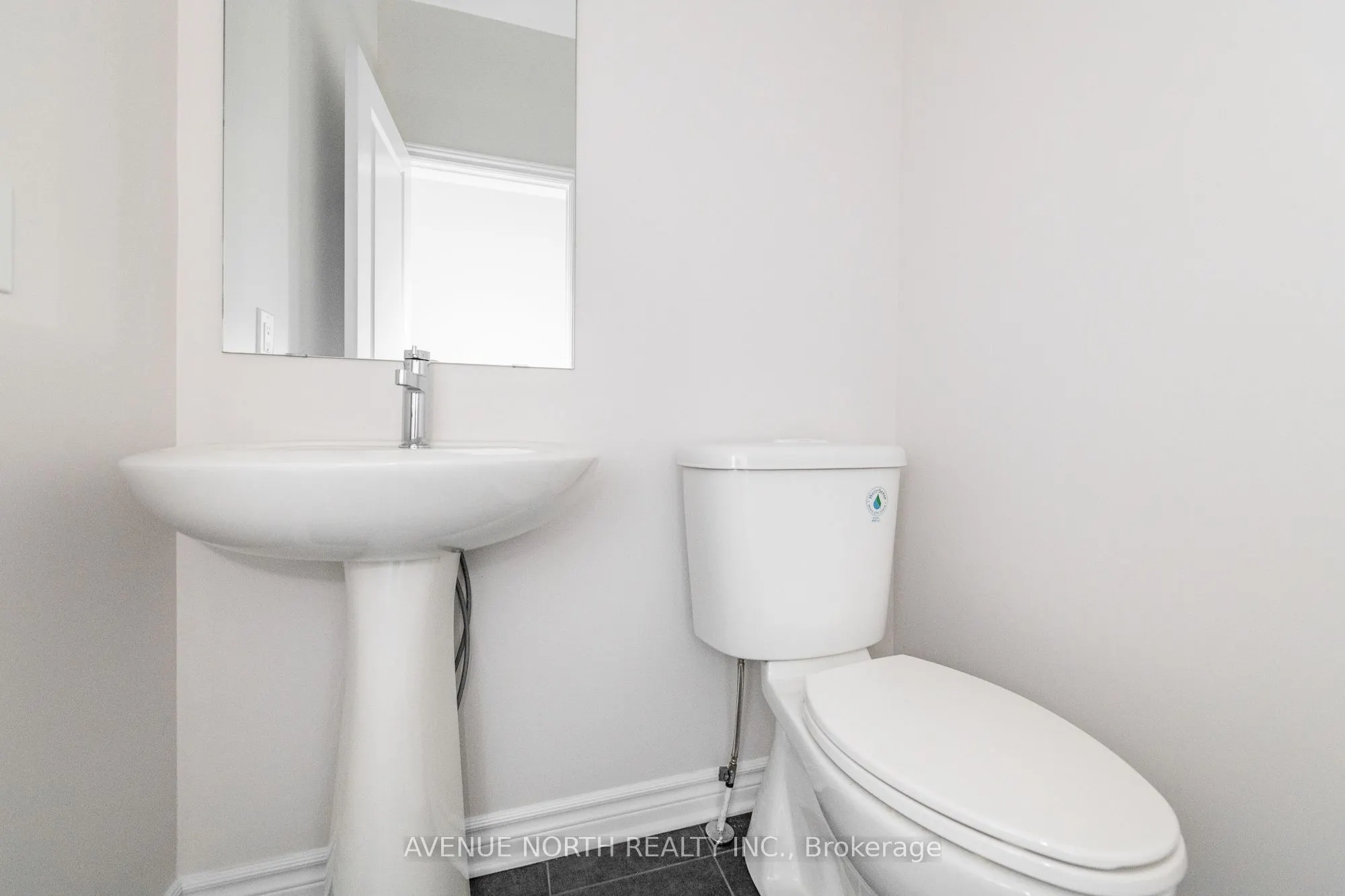 1024 Kijik Crescent