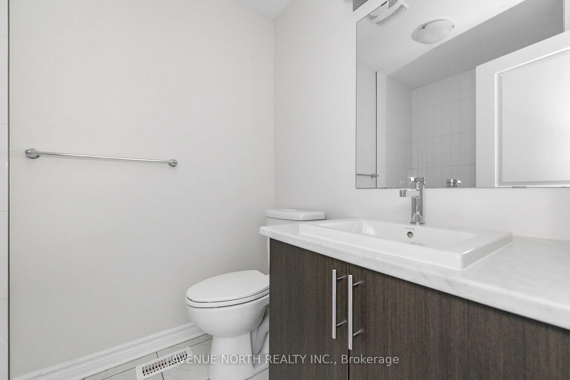 1024 Kijik Crescent