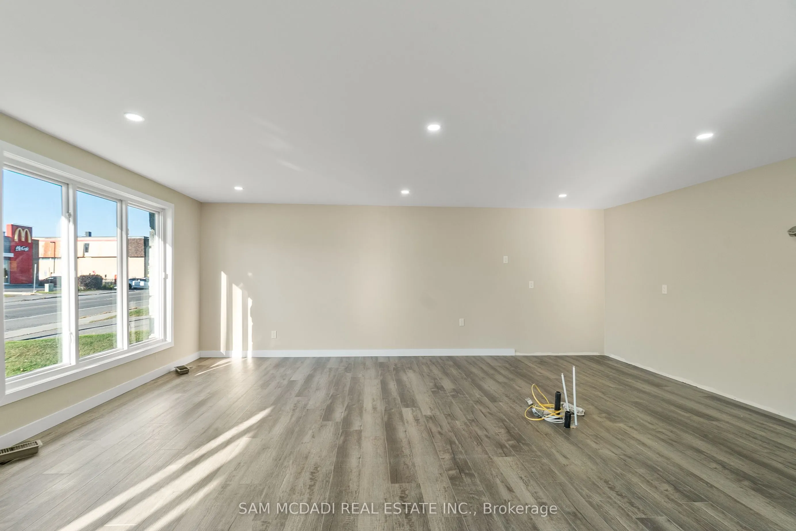 2709 Laurier Street