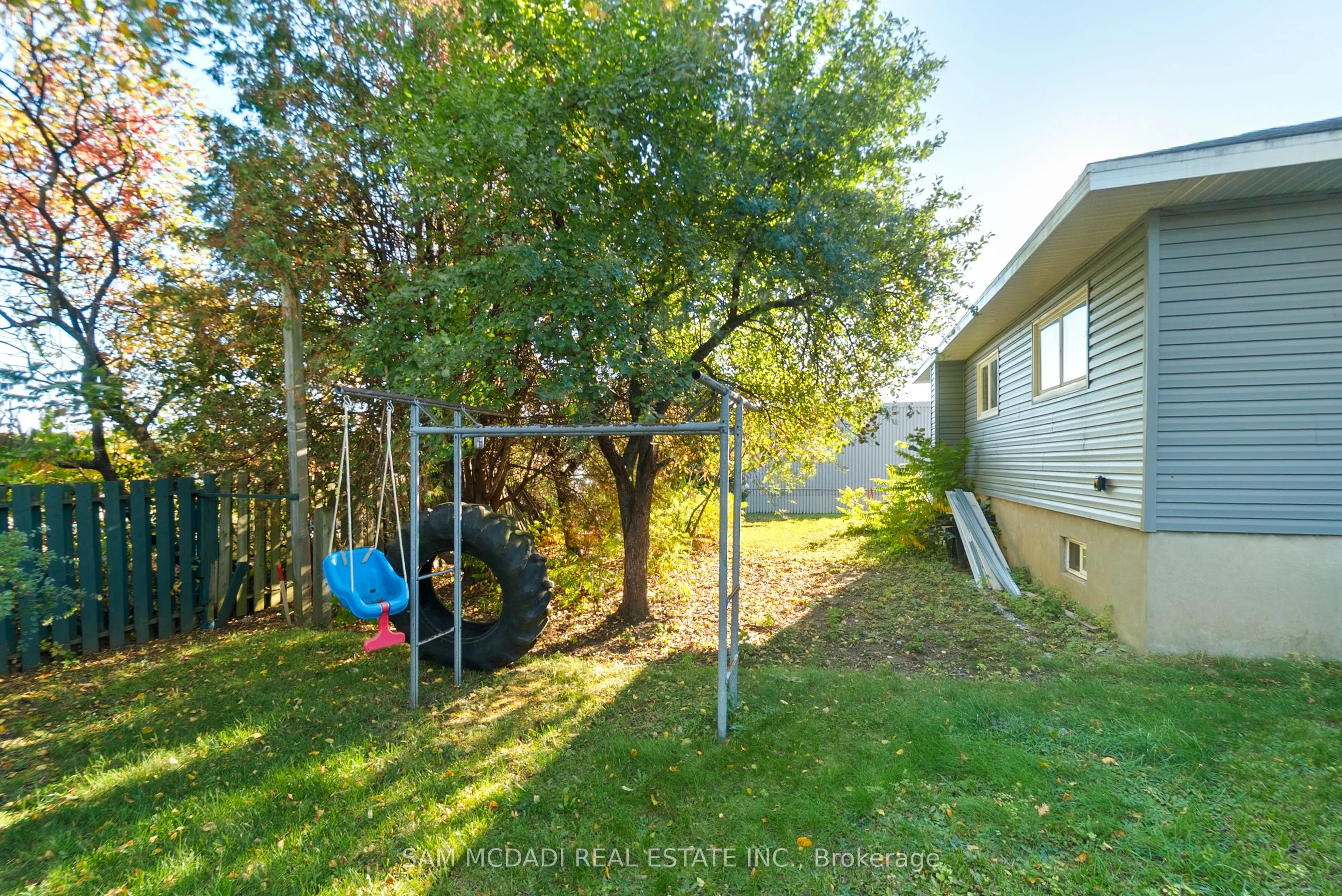 2709 Laurier Street