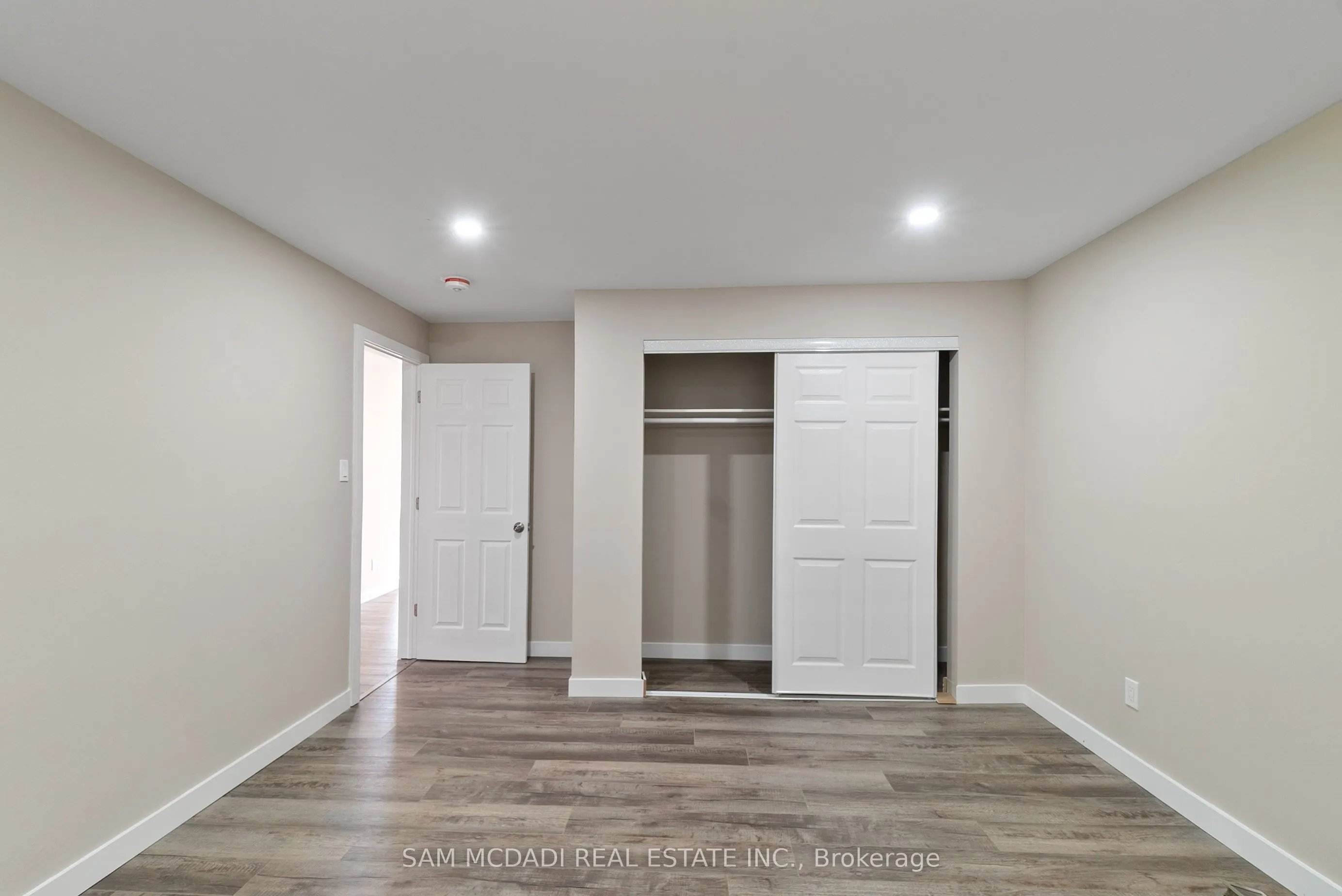 2709 Laurier Street