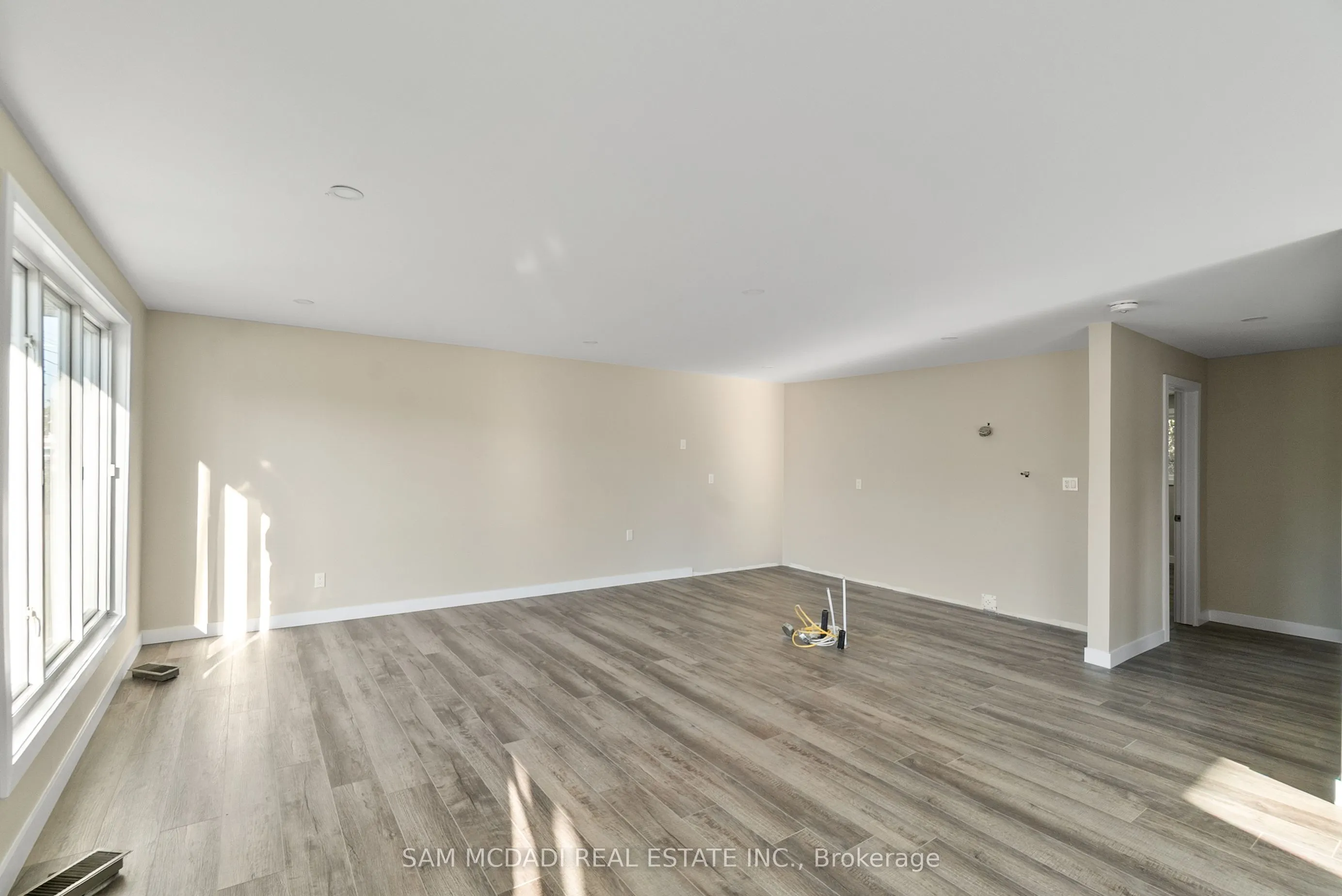 2709 Laurier Street