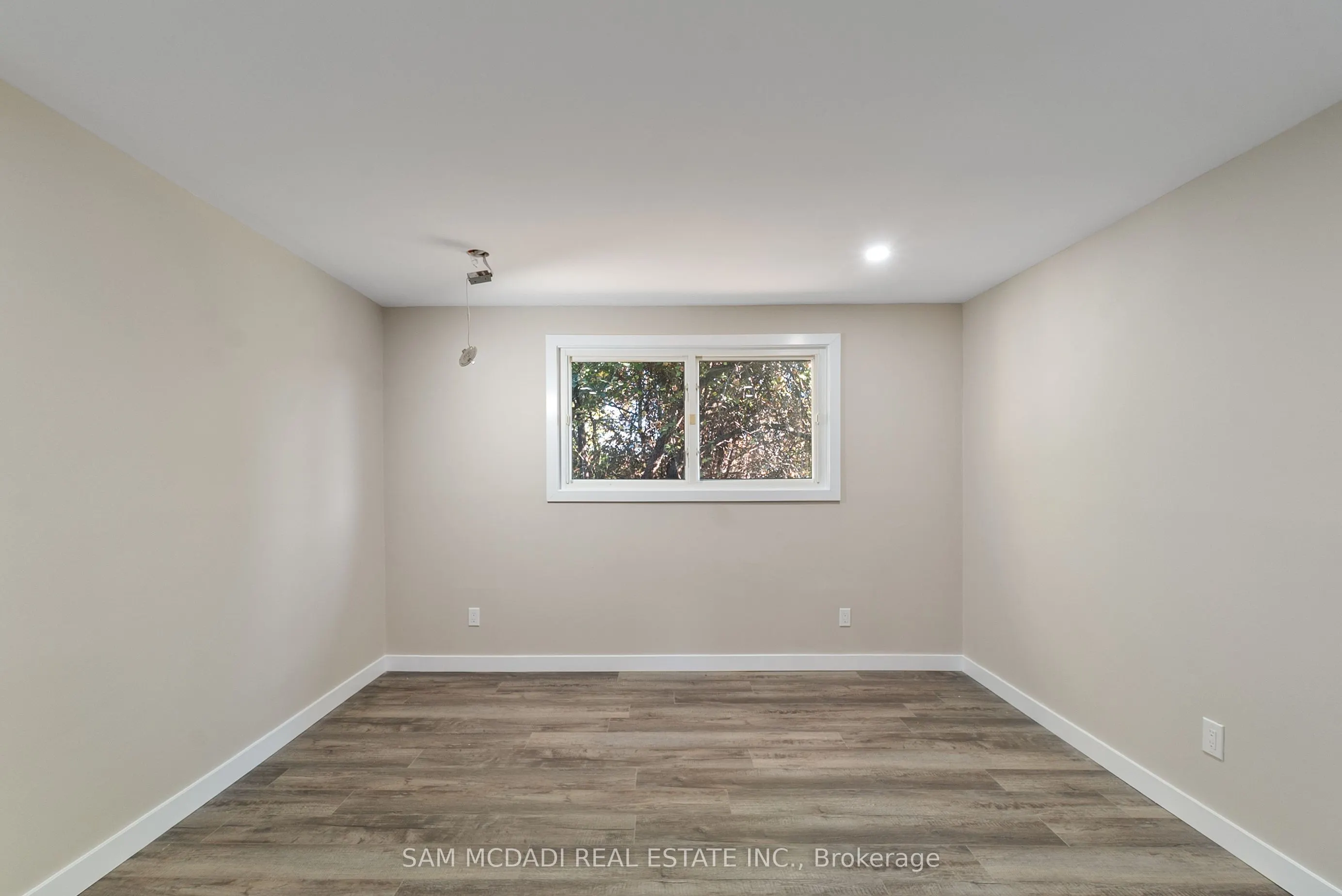 2709 Laurier Street