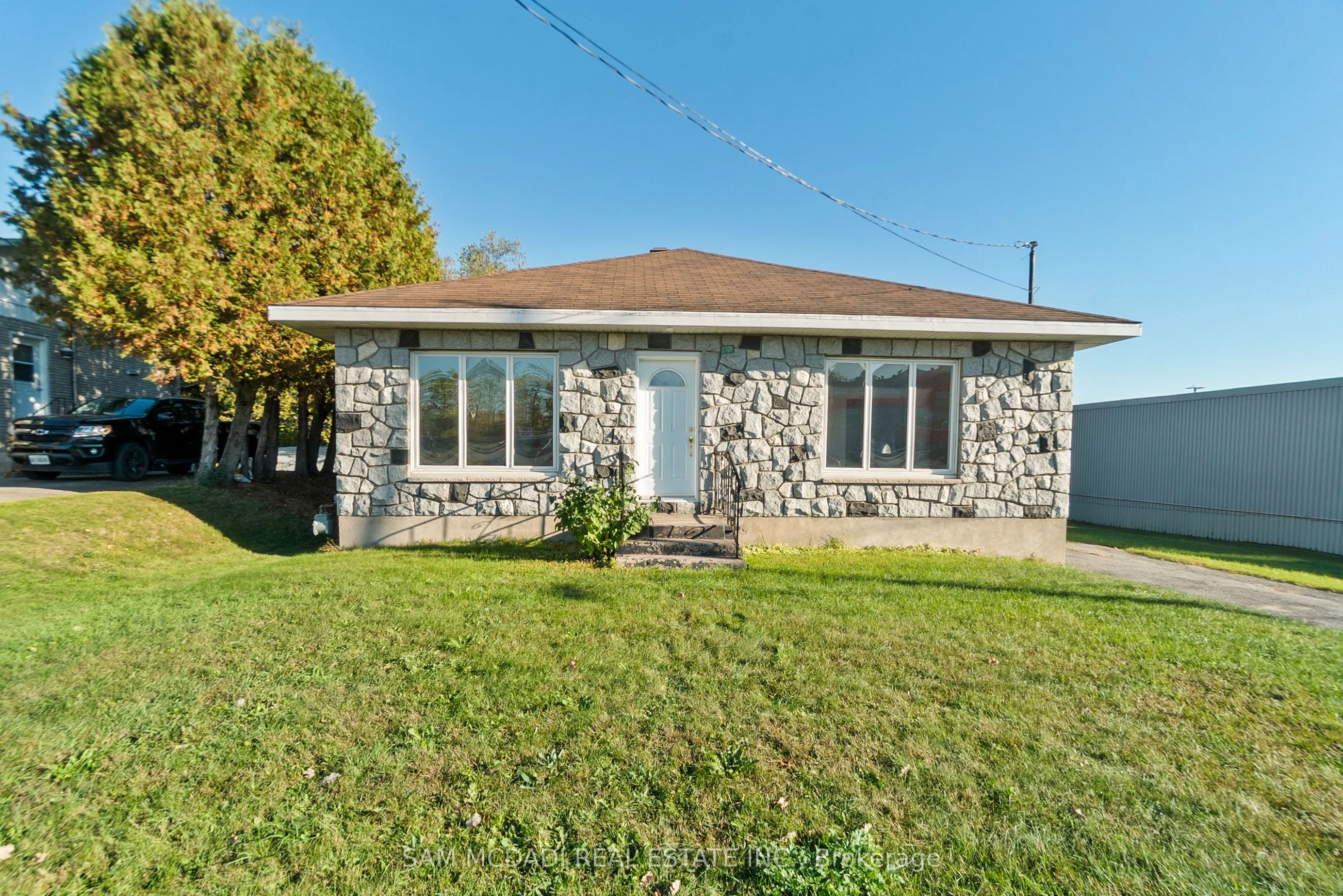 2709 Laurier Street