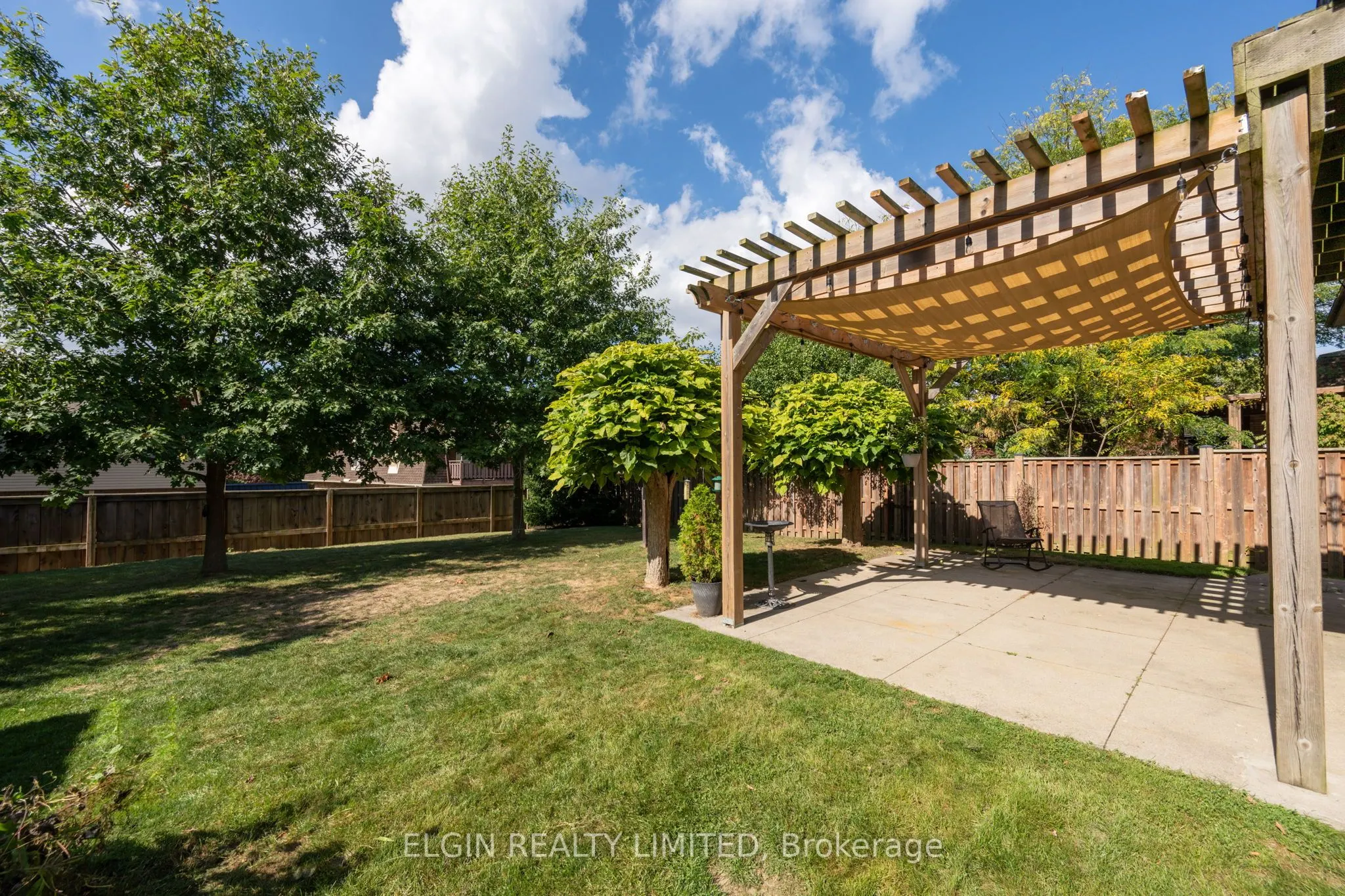 23 Farmington Crescent