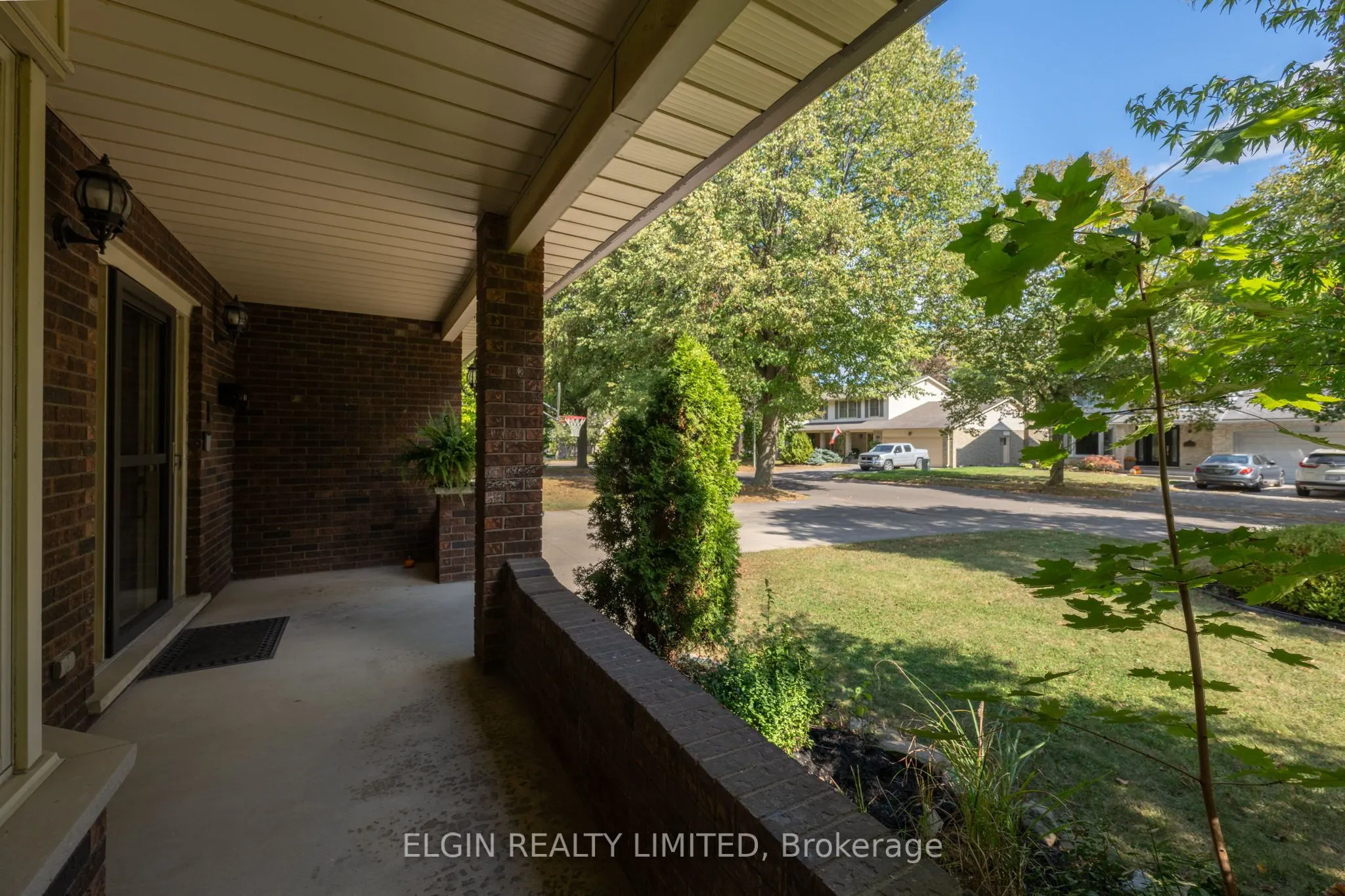 23 Farmington Crescent