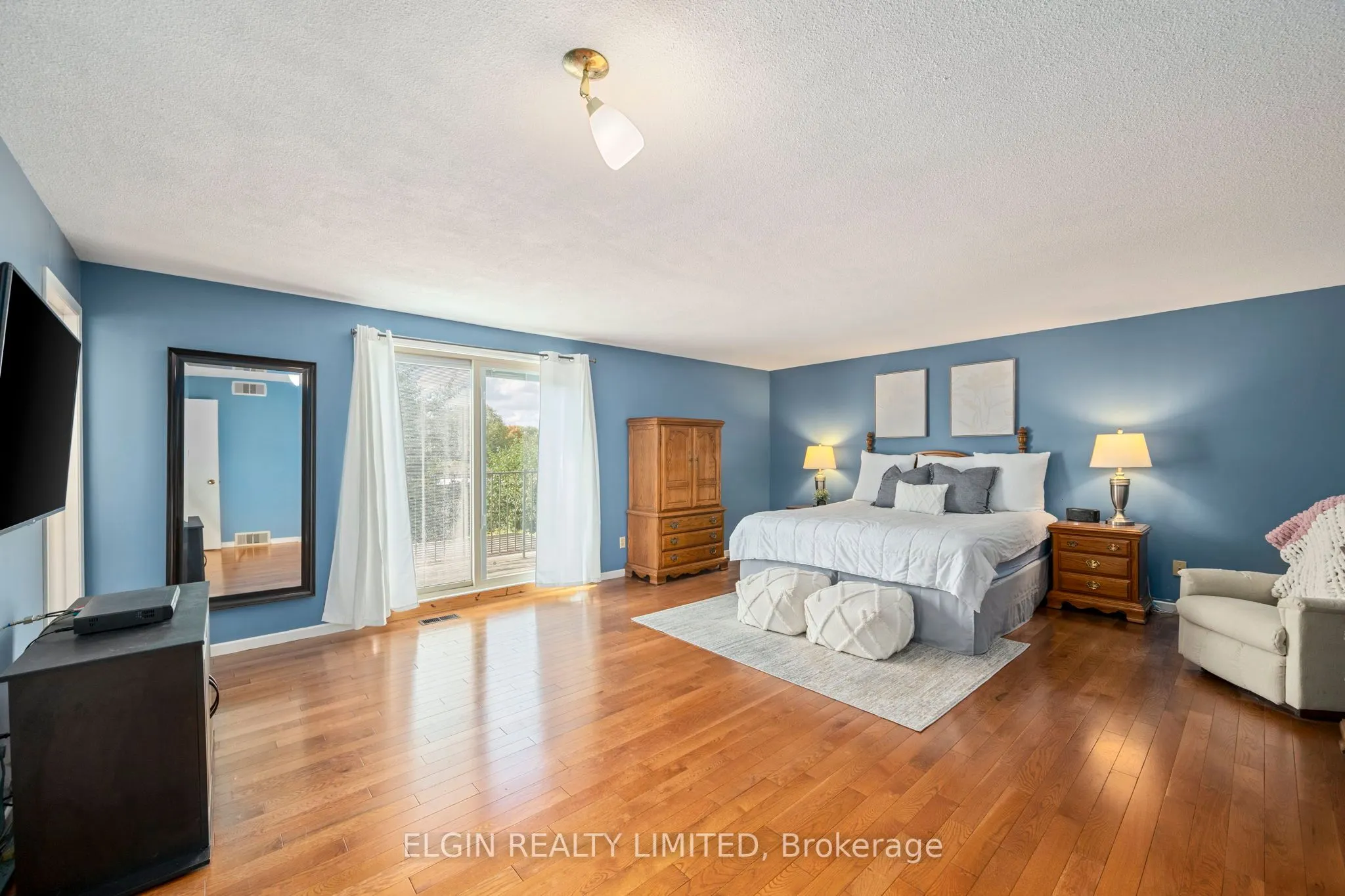 23 Farmington Crescent