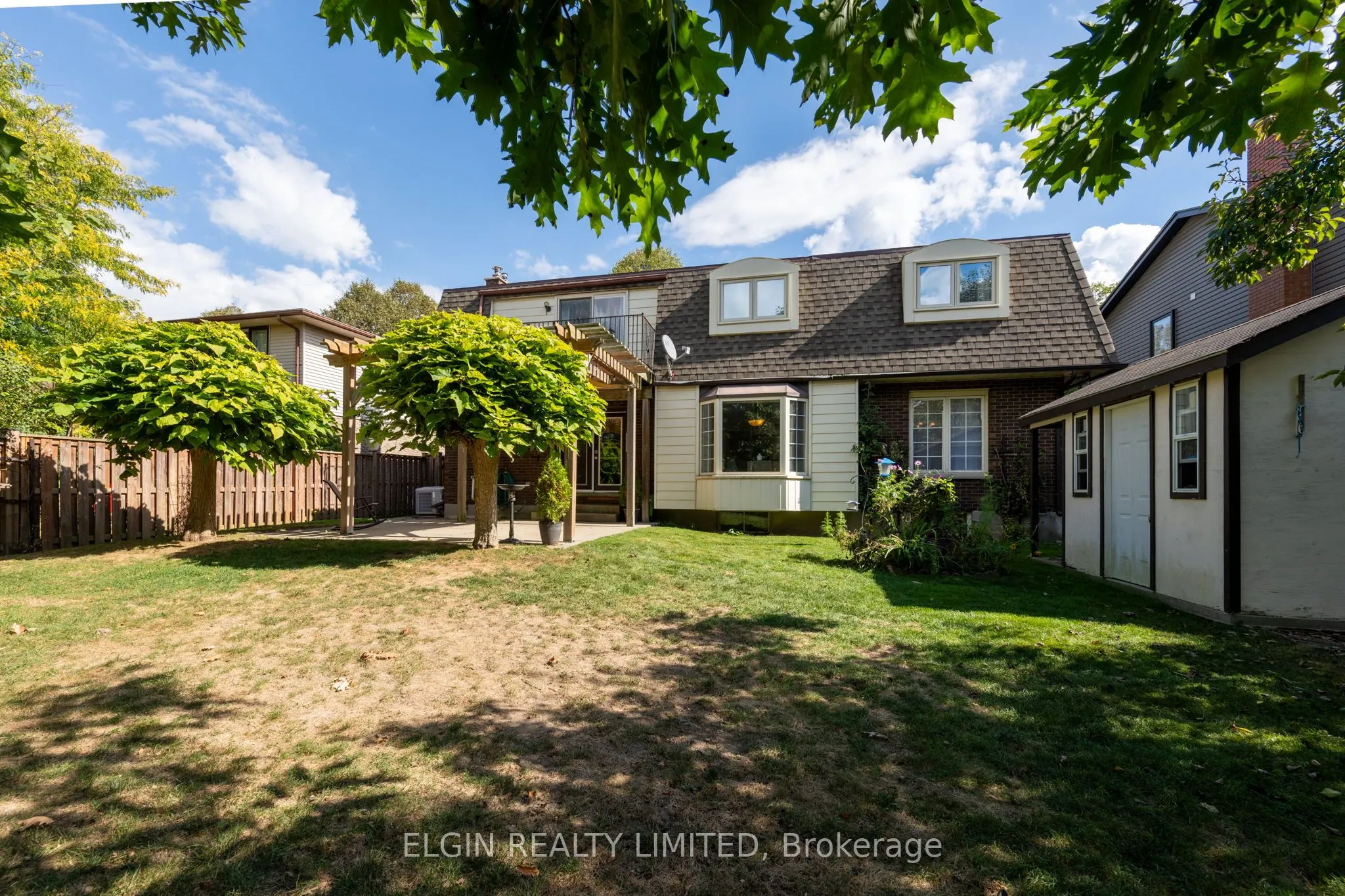 23 Farmington Crescent