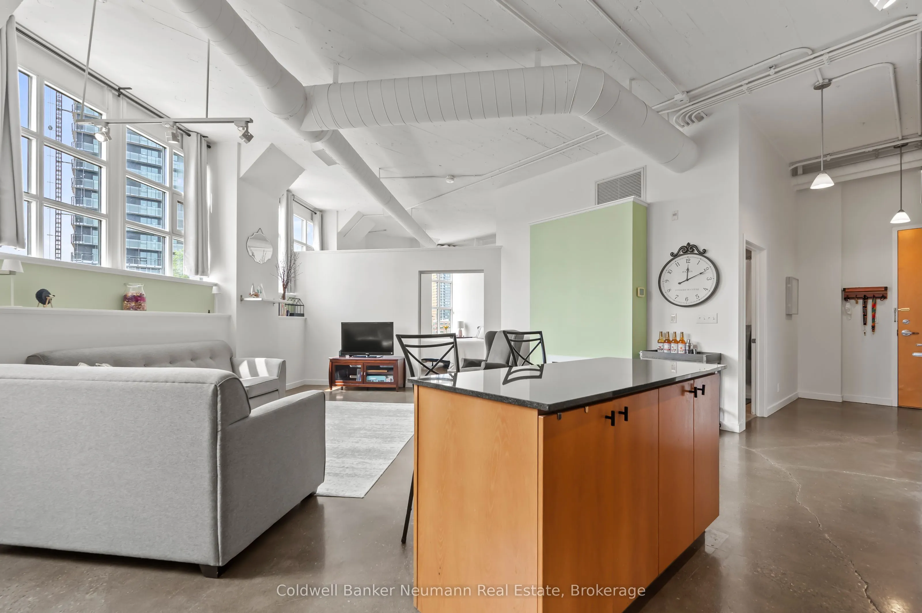 404 King Street West Street W, #308
