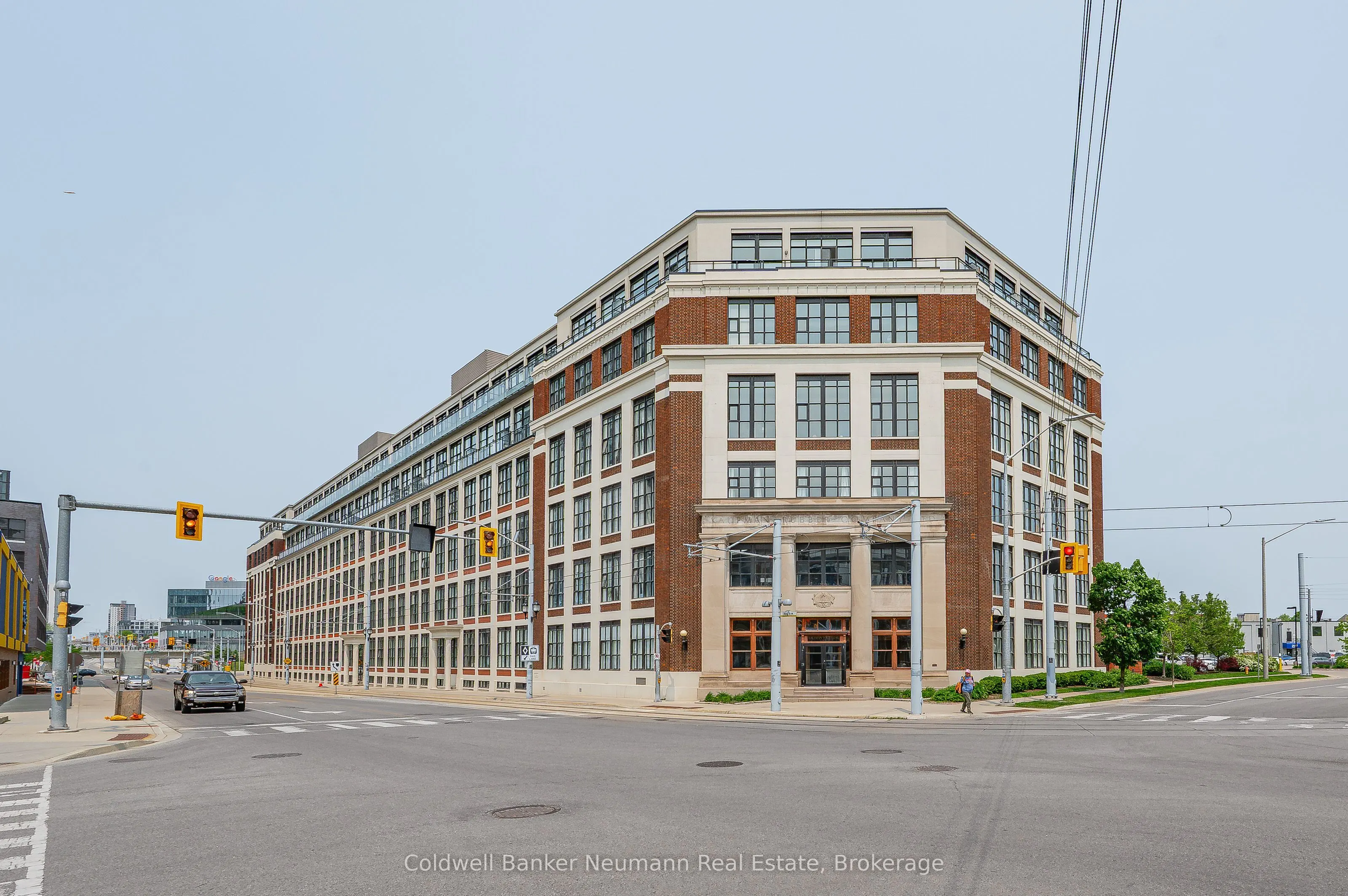 404 King Street West Street W, #308