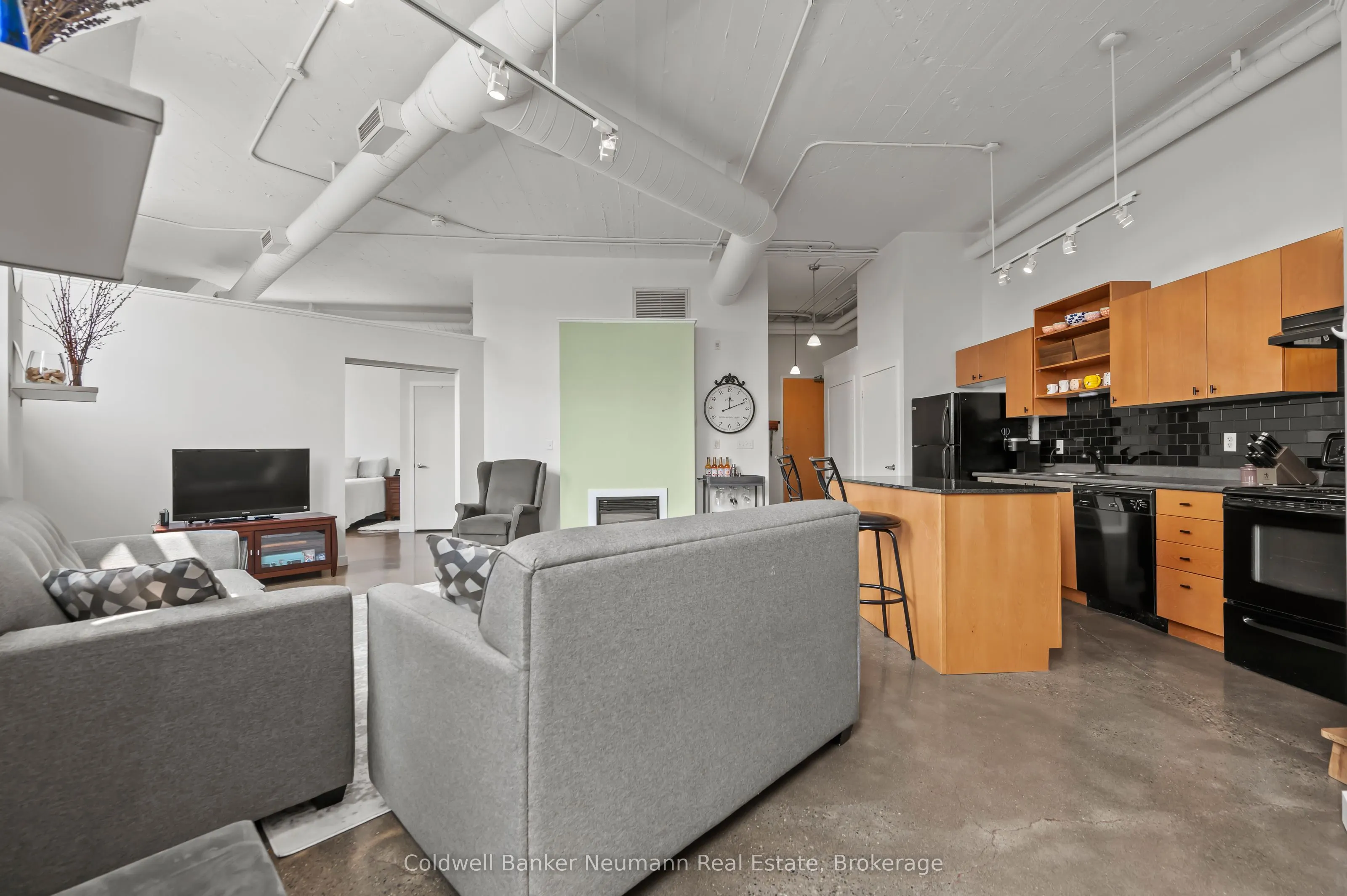 404 King Street West Street W, #308