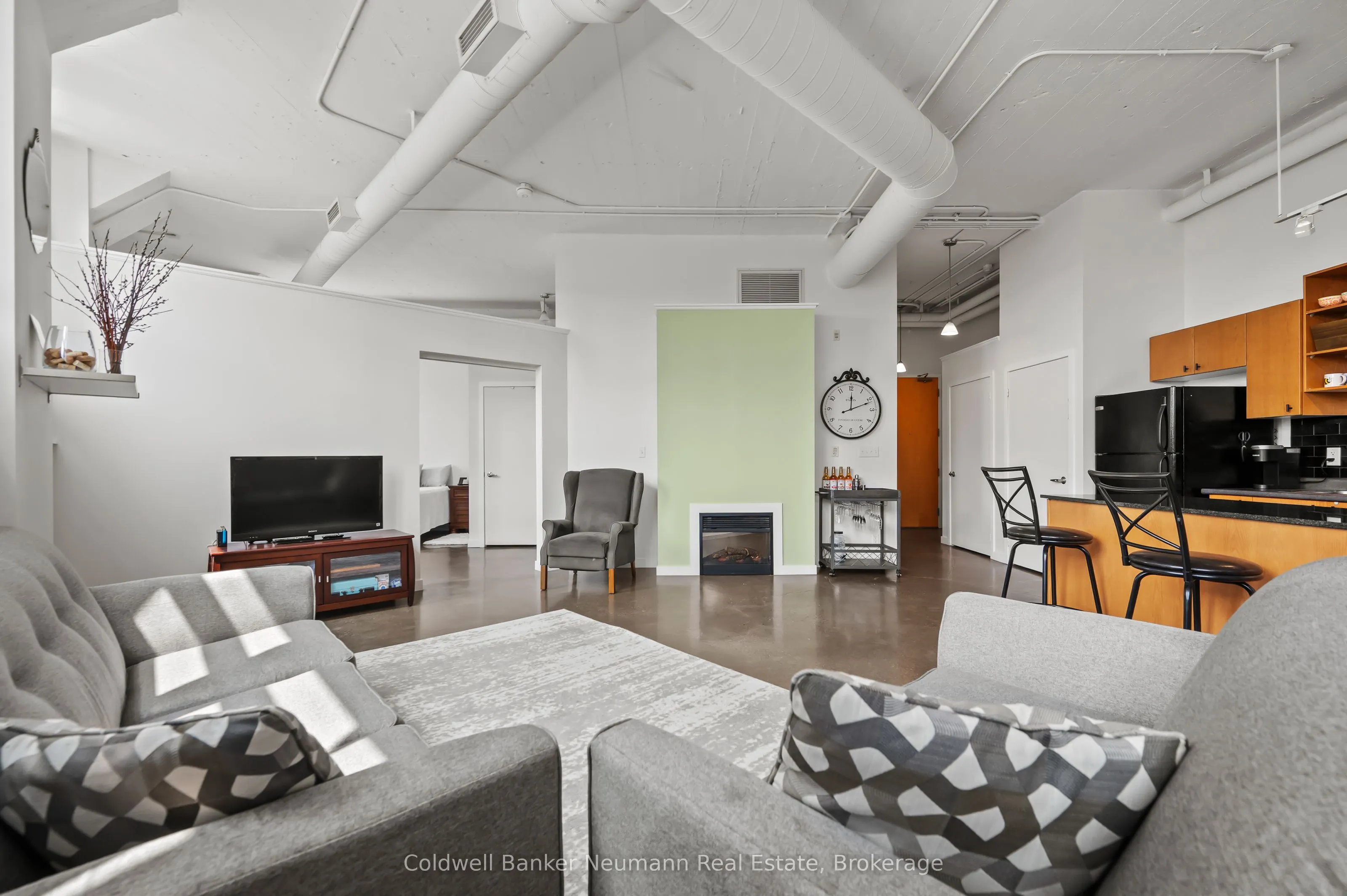 404 King Street West Street W, #308