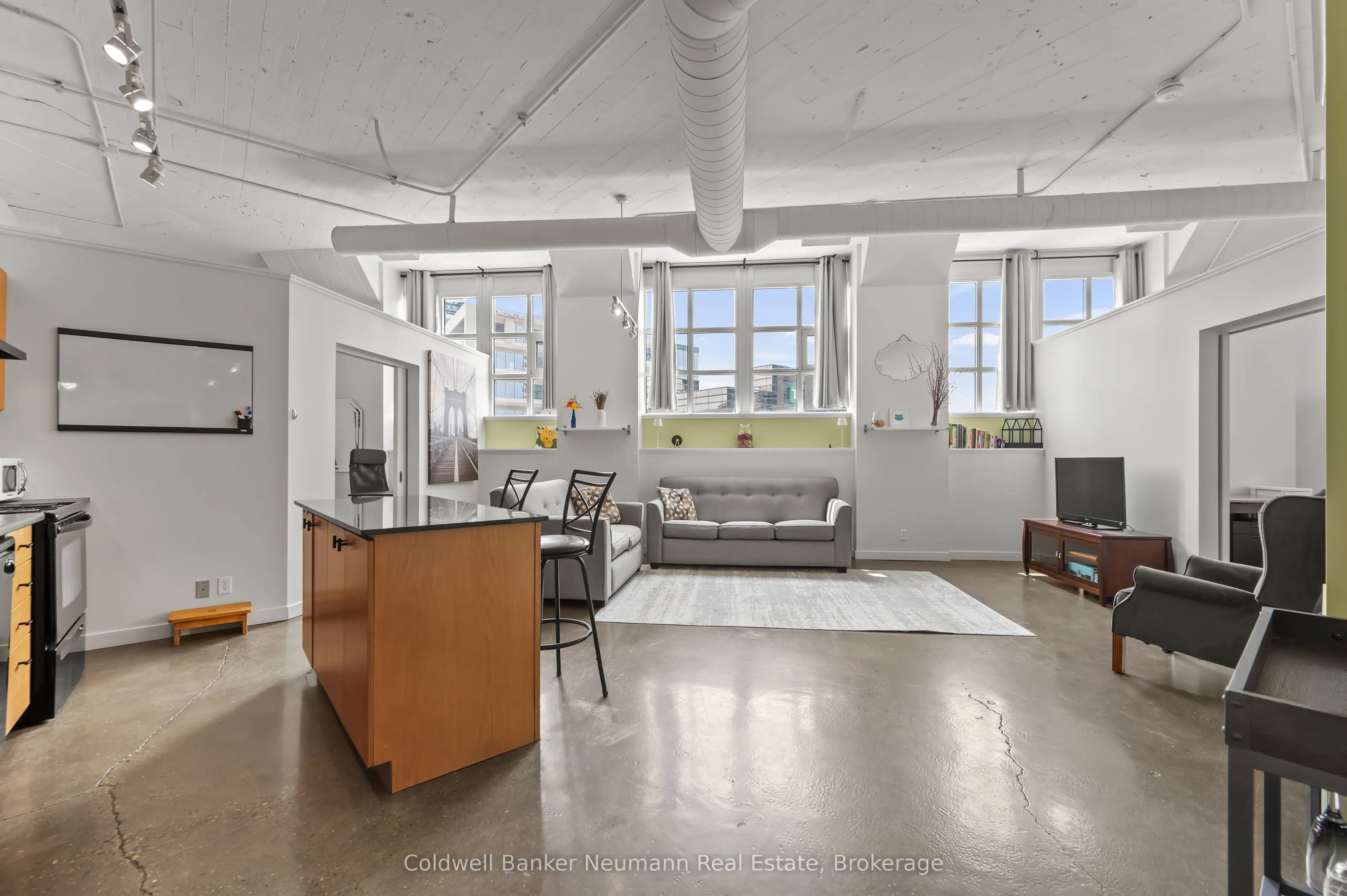 404 King Street West Street W, #308