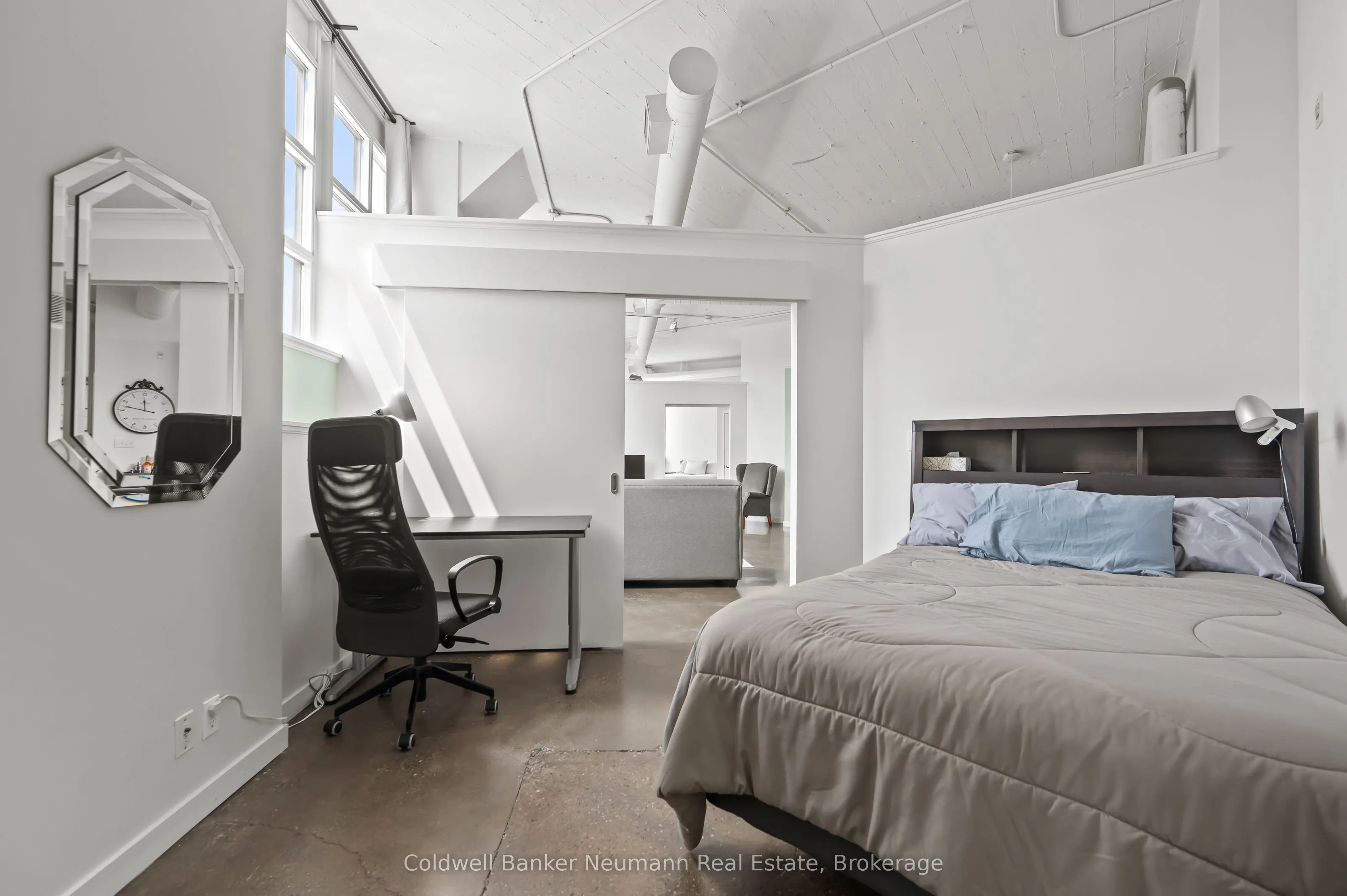 404 King Street West Street W, #308