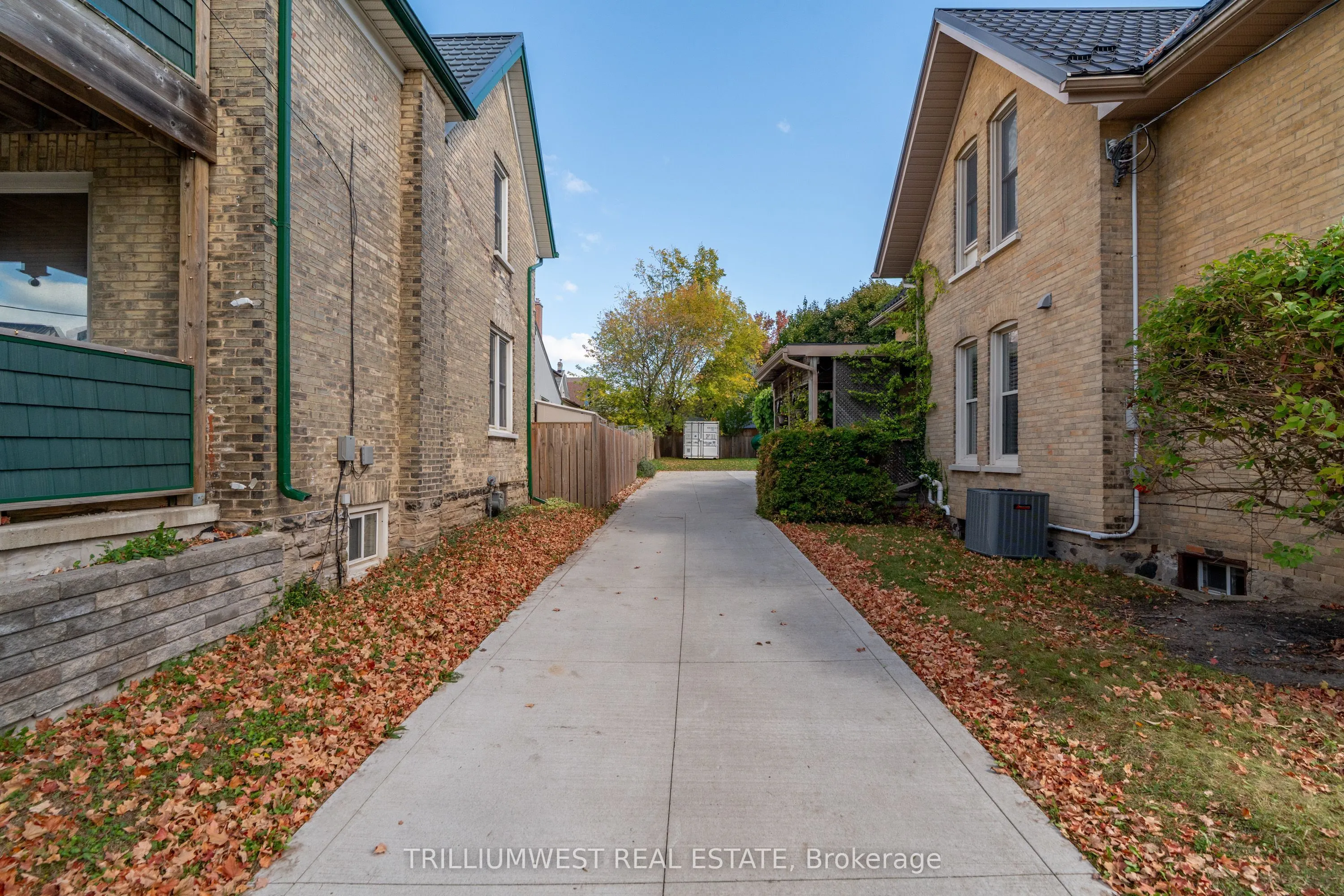 210 Lancaster Street E