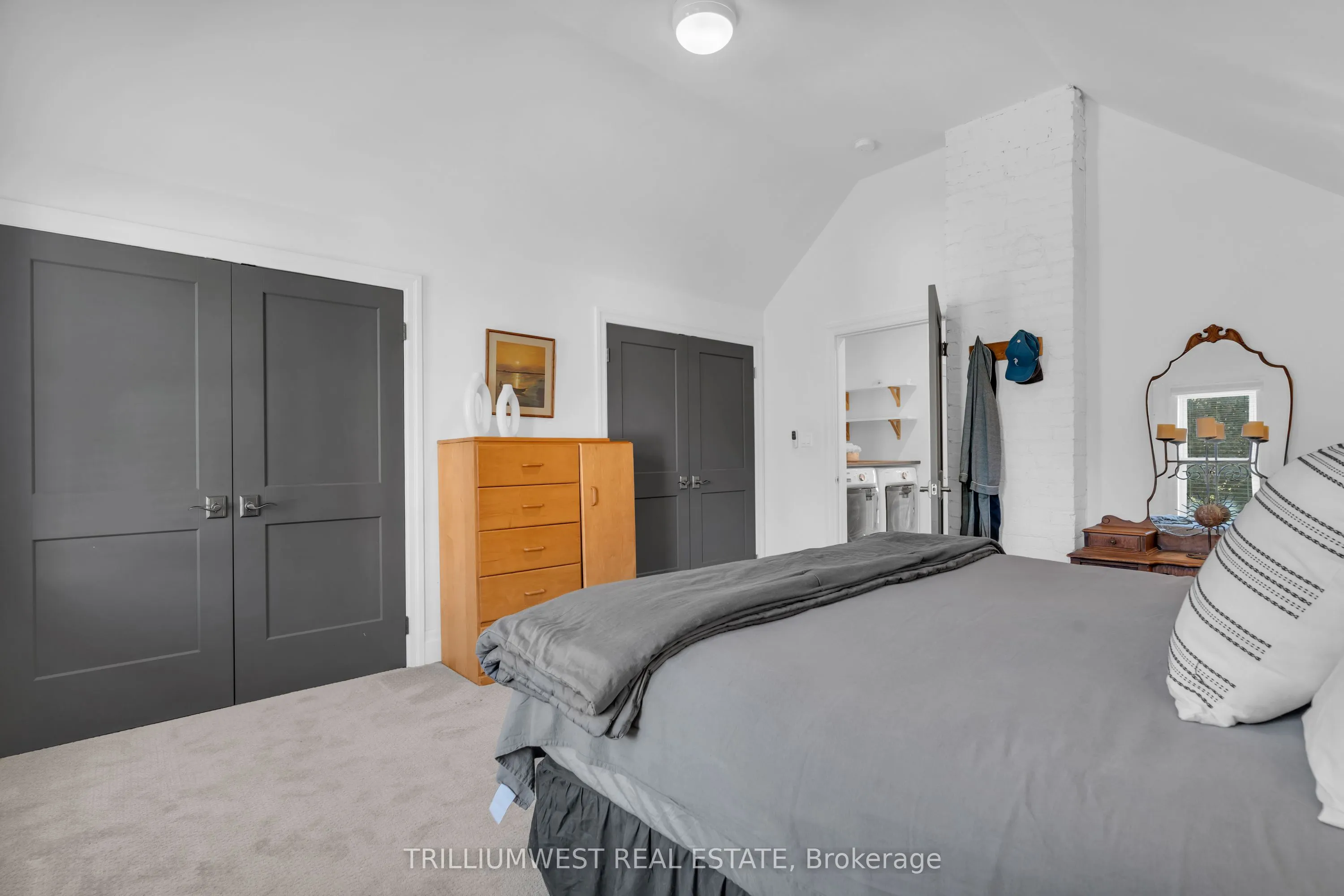 210 Lancaster Street E