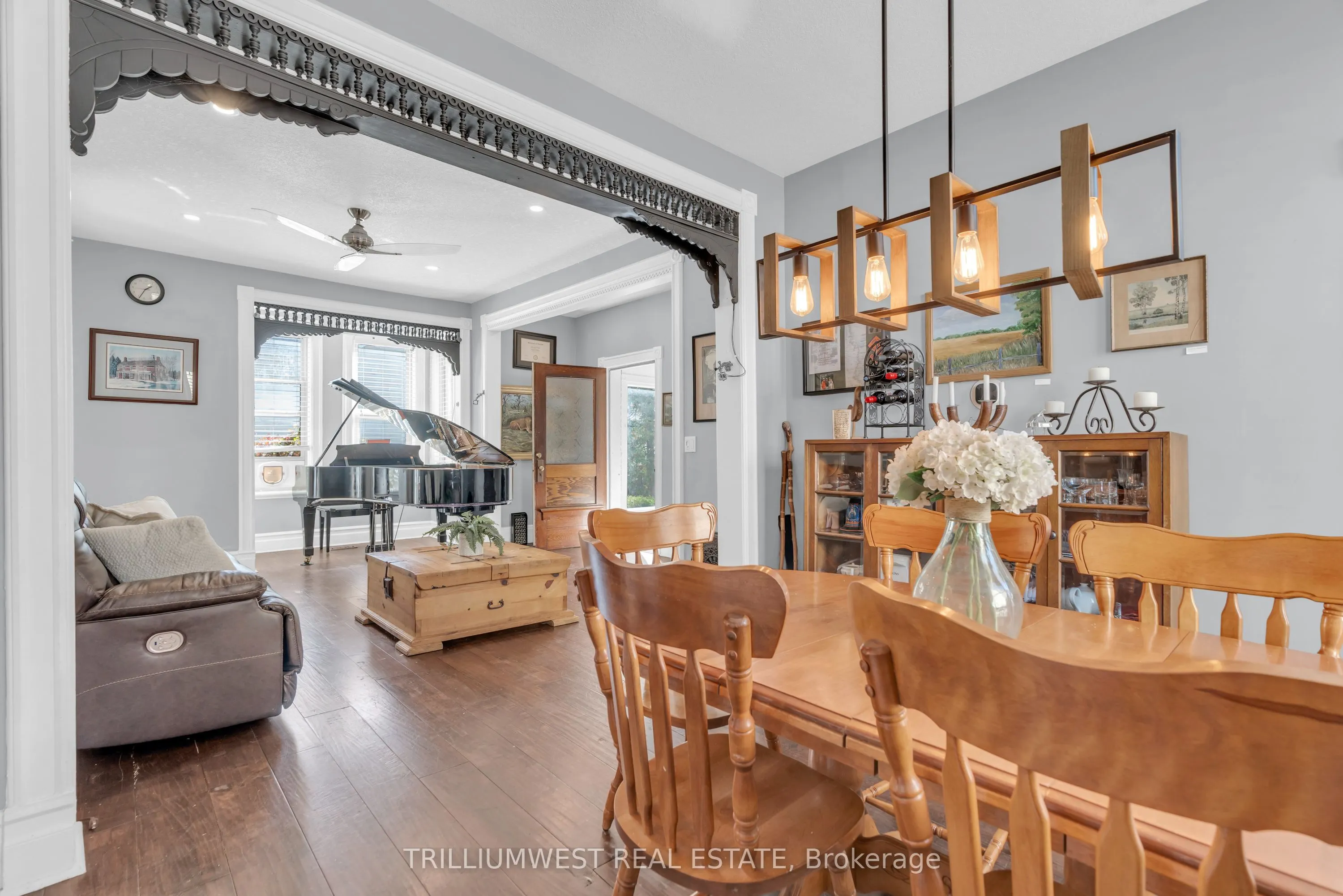 210 Lancaster Street E