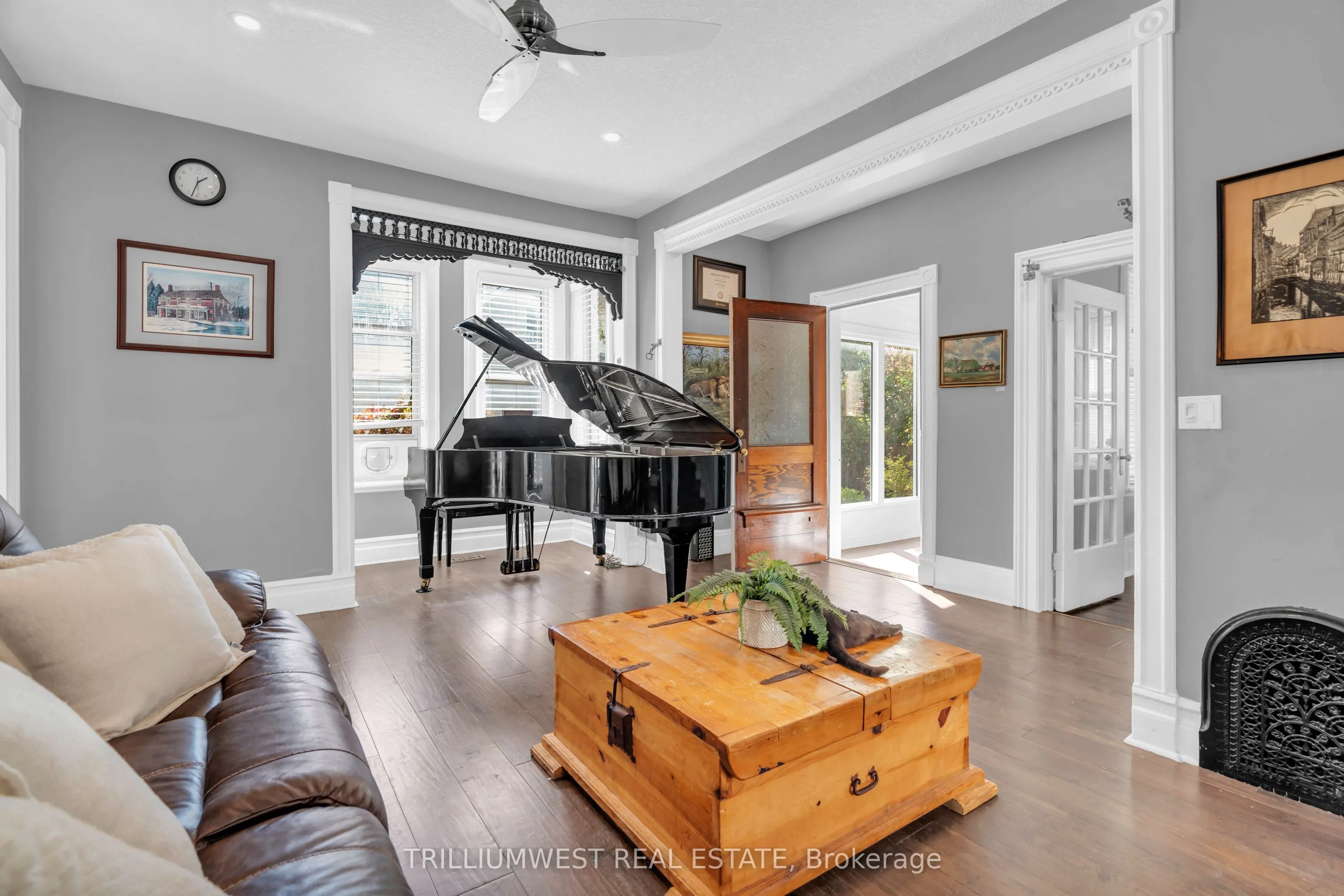 210 Lancaster Street E