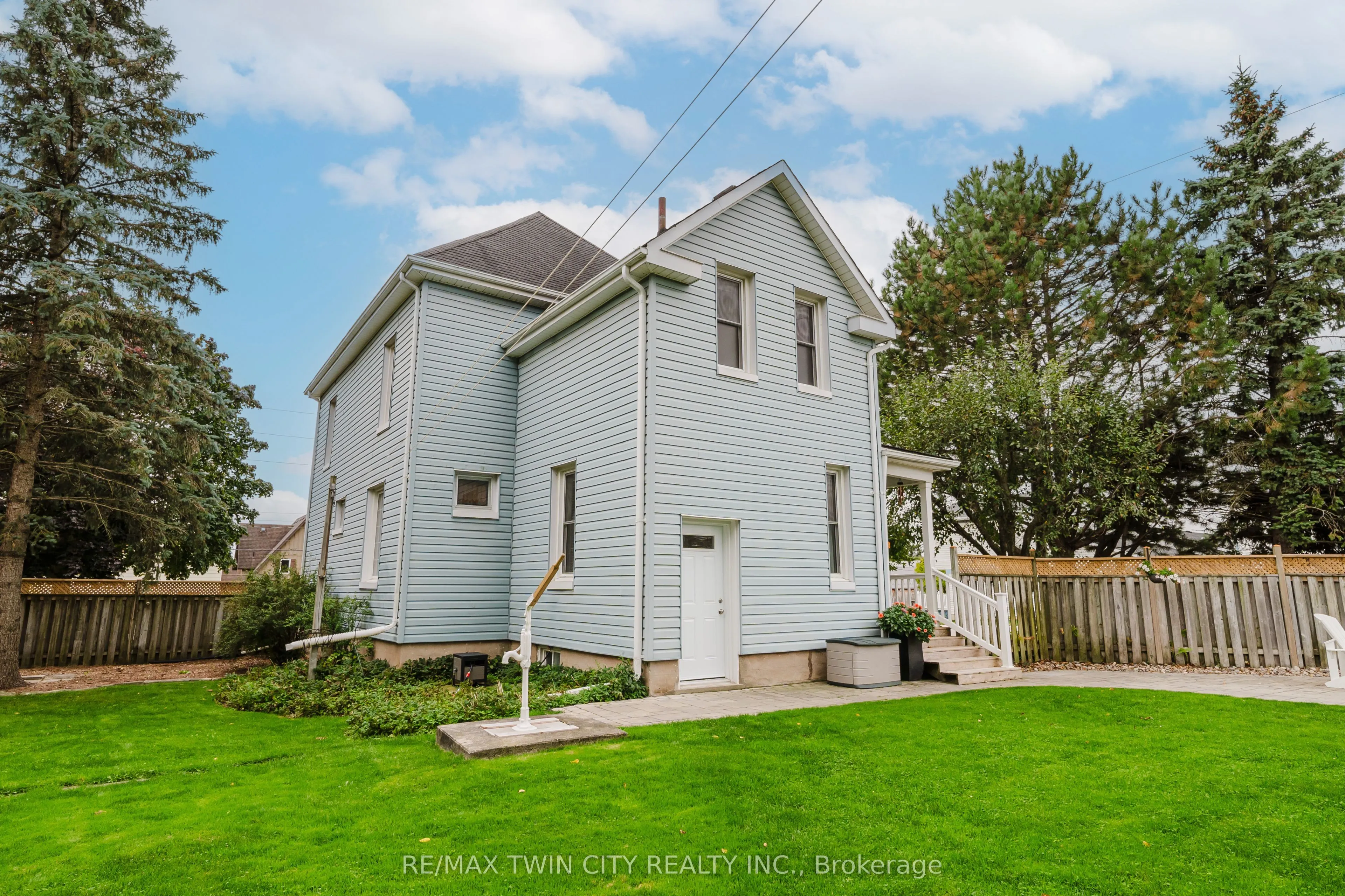 1159 Queens Bush Road