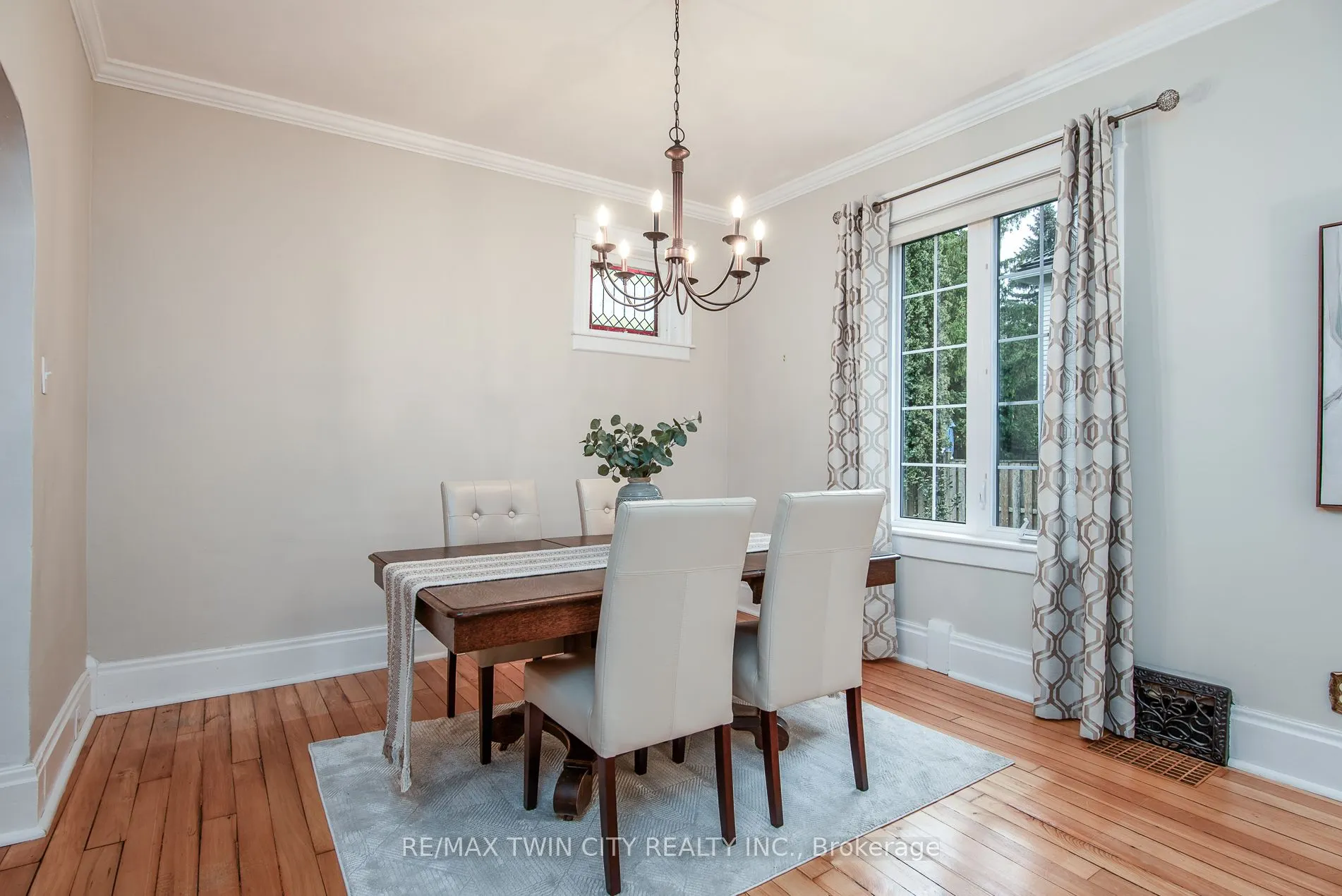 1159 Queens Bush Road