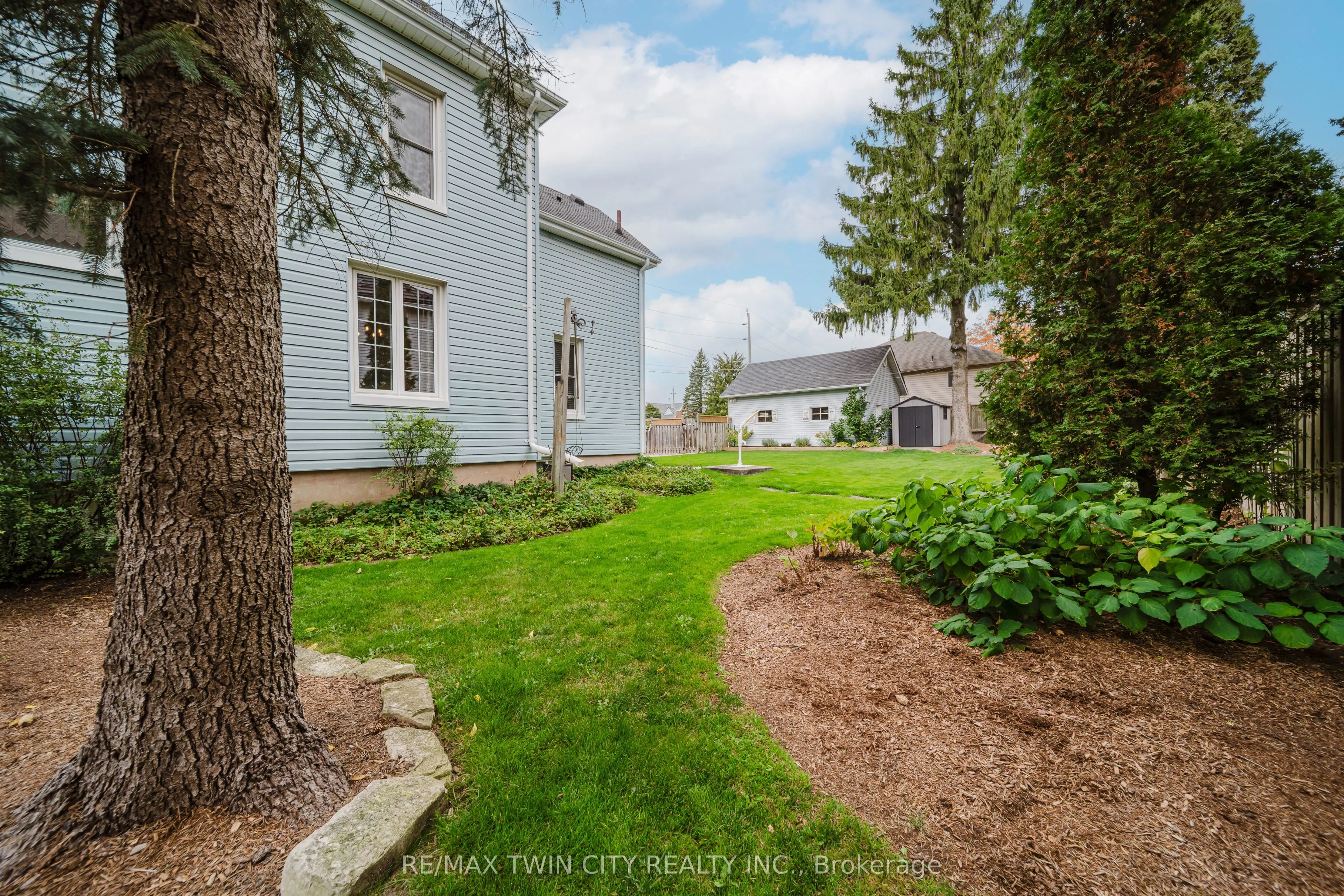 1159 Queens Bush Road