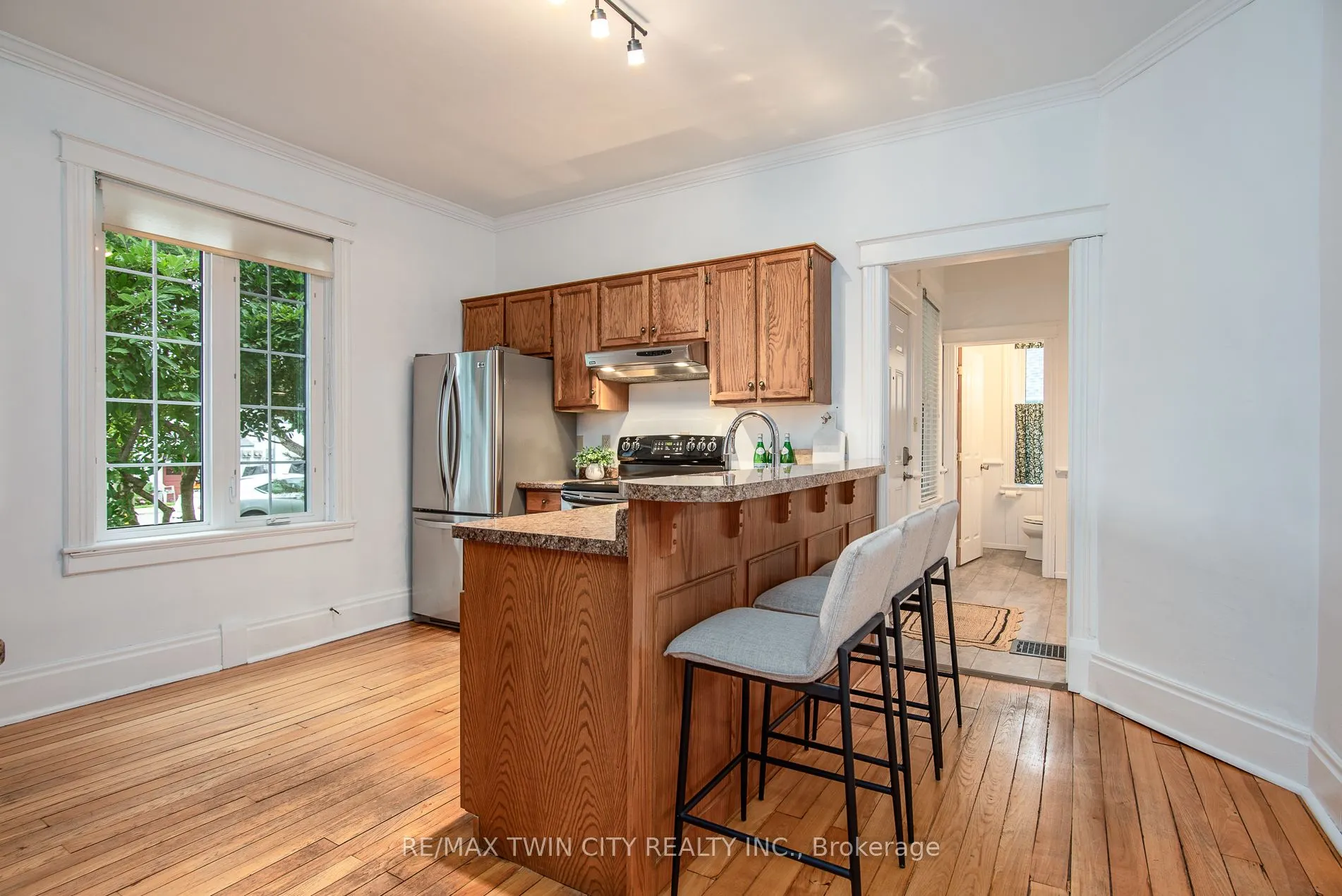 1159 Queens Bush Road