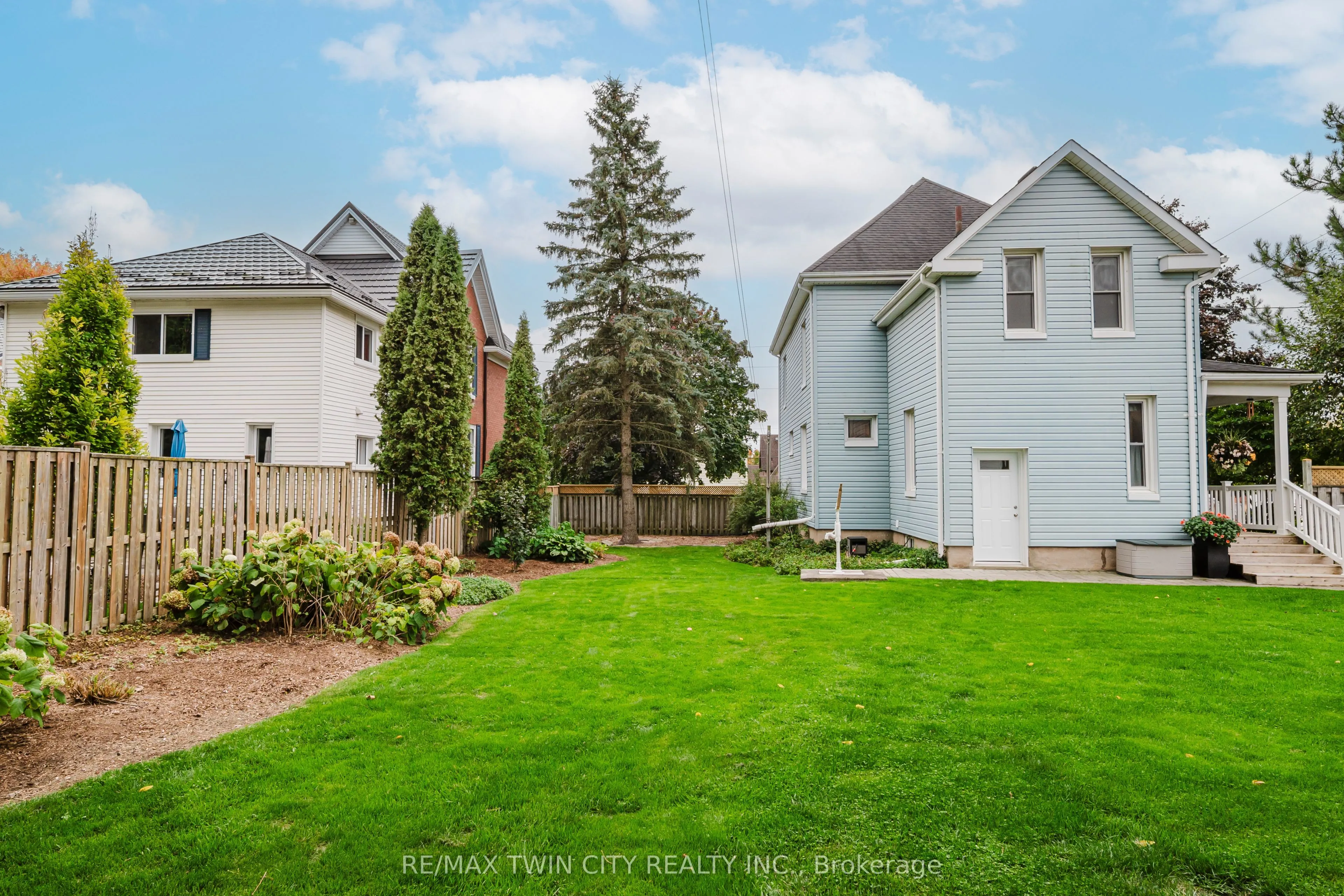 1159 Queens Bush Road