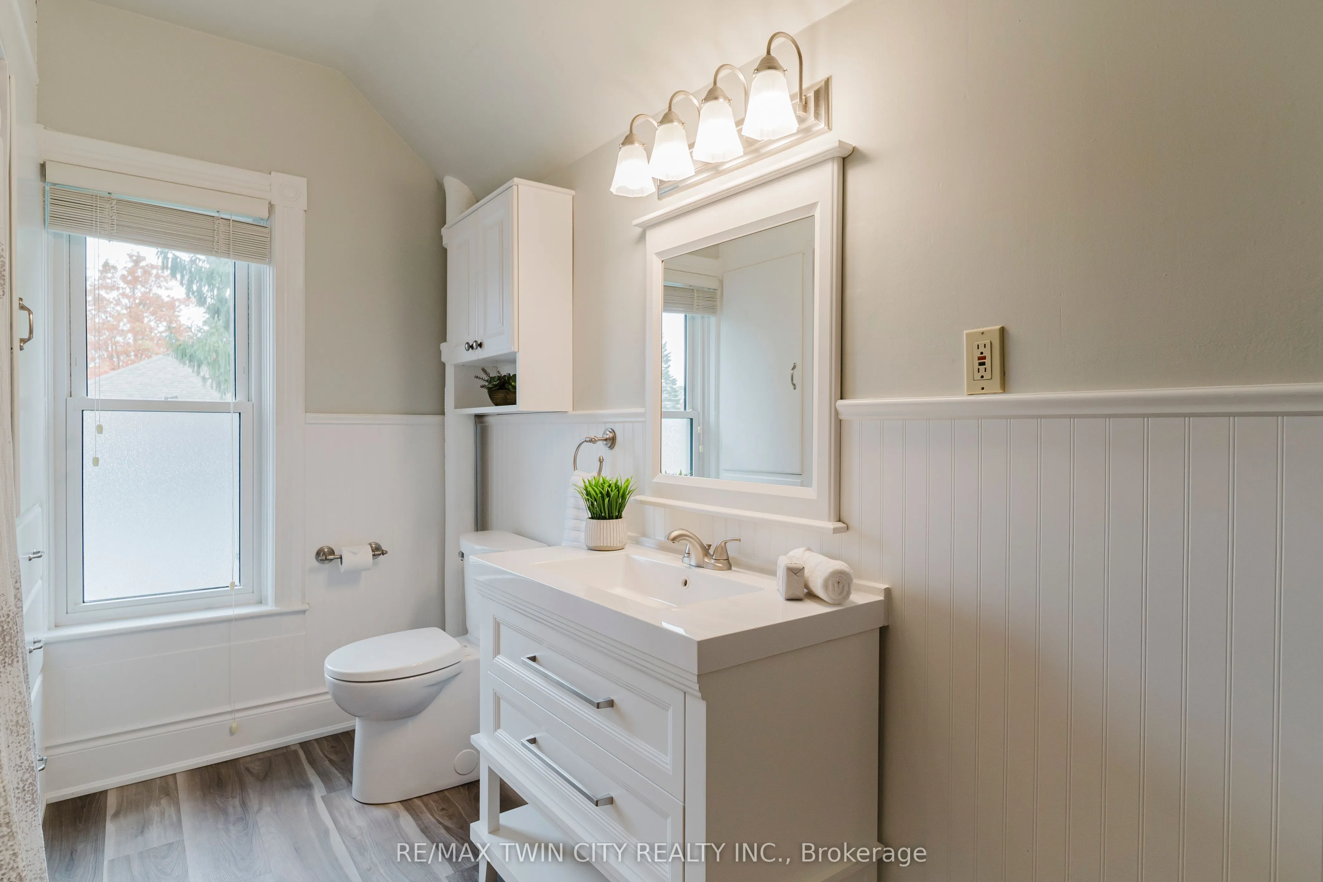 1159 Queens Bush Road