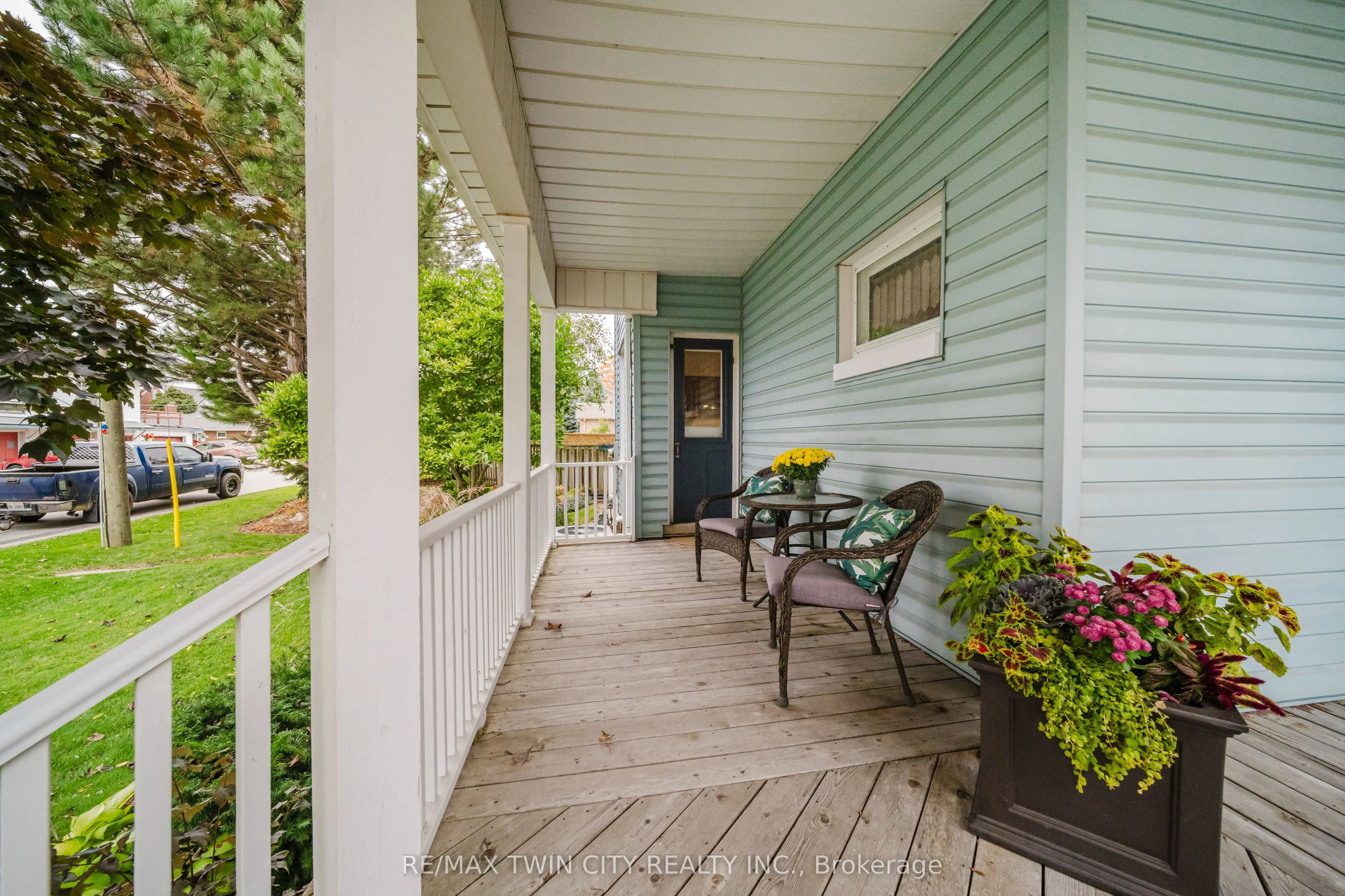 1159 Queens Bush Road
