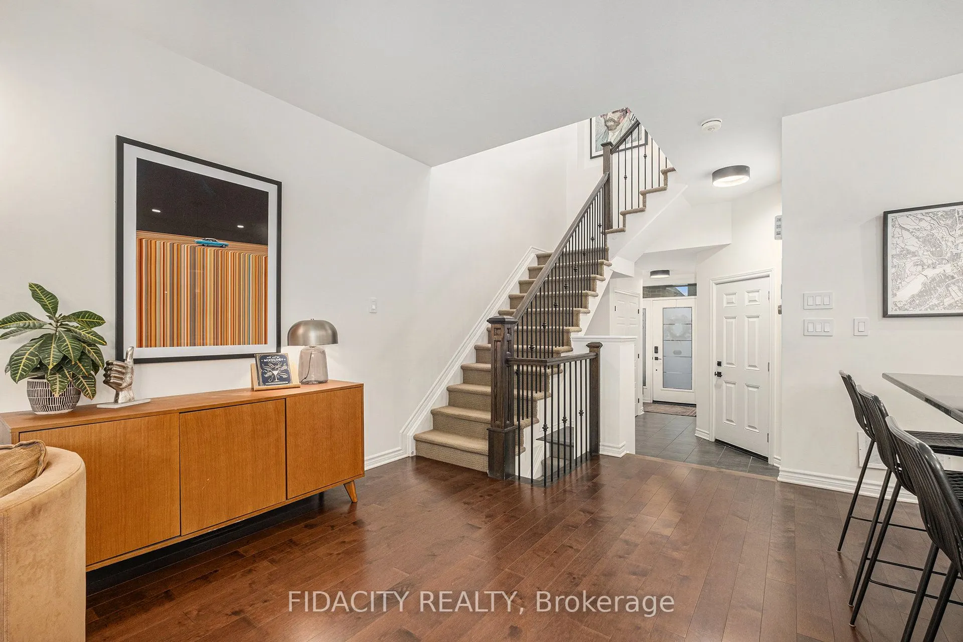 648 Vivera Place