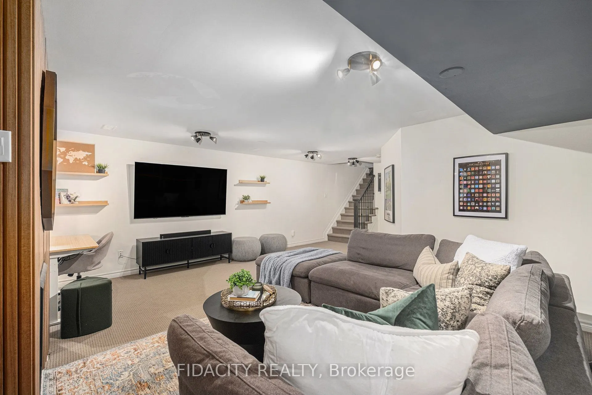 648 Vivera Place