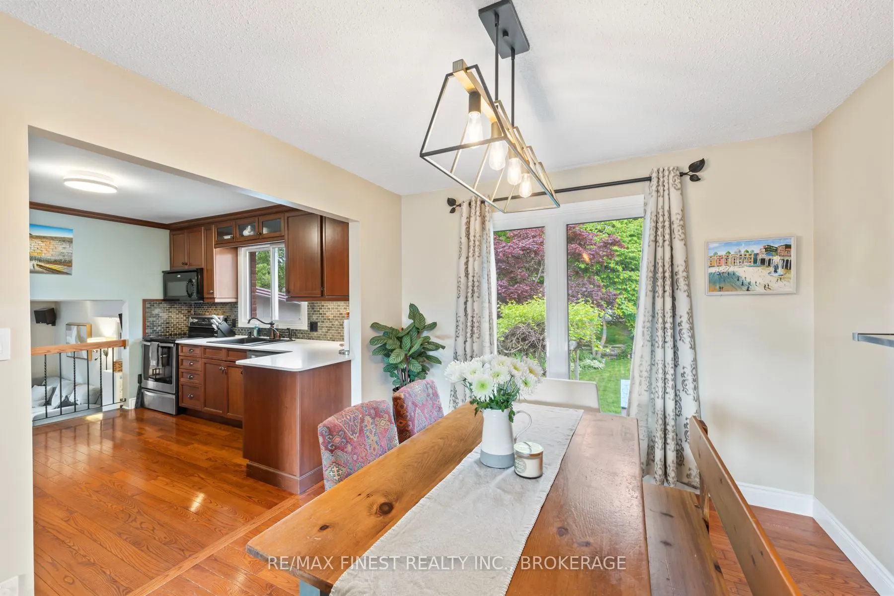 1059 Pembridge Crescent