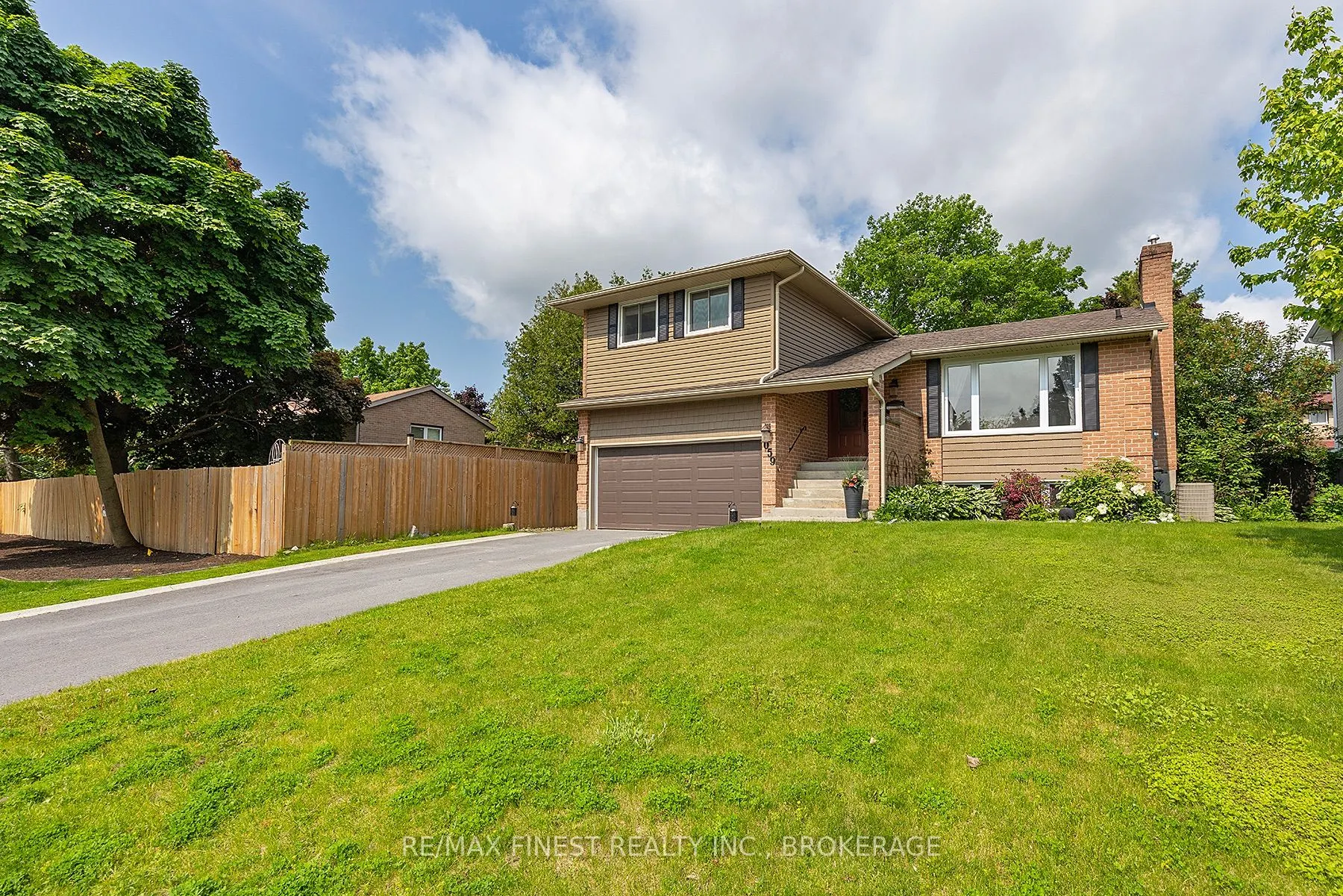 1059 Pembridge Crescent