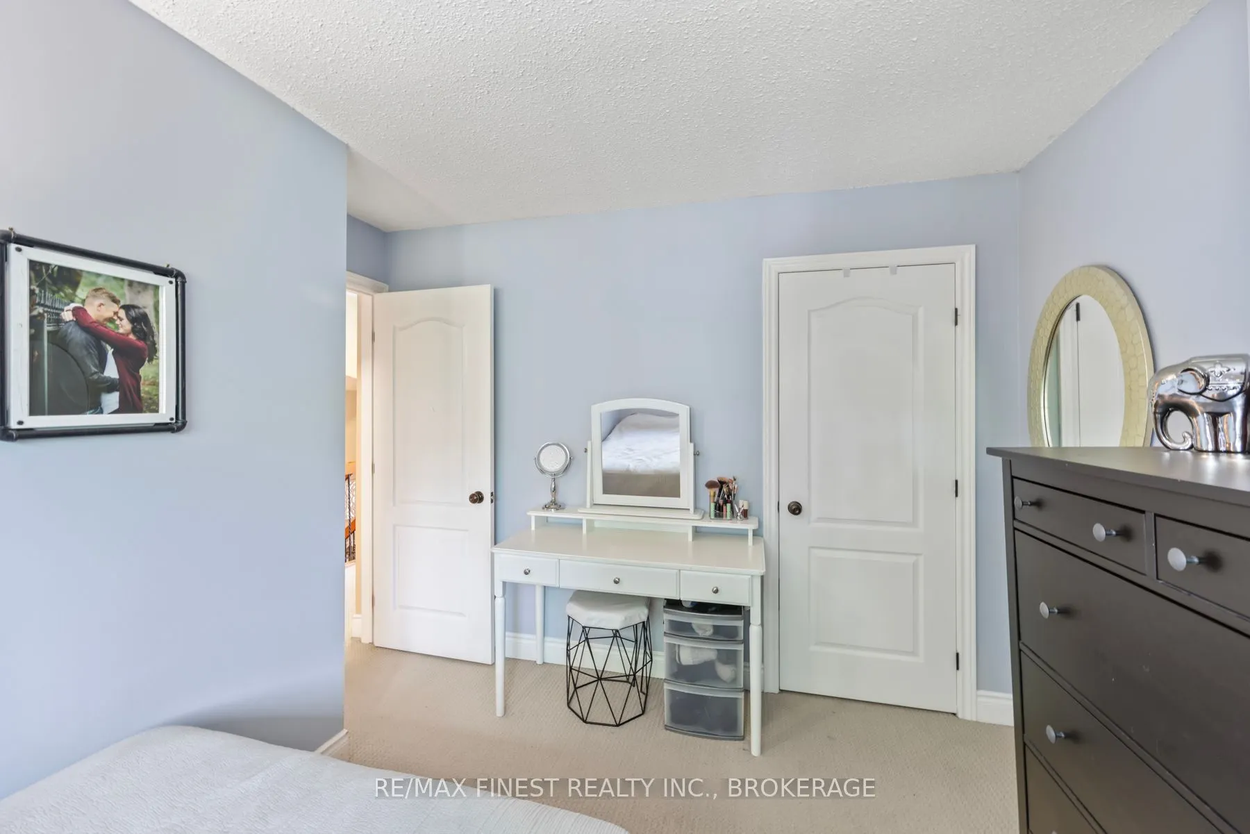 1059 Pembridge Crescent
