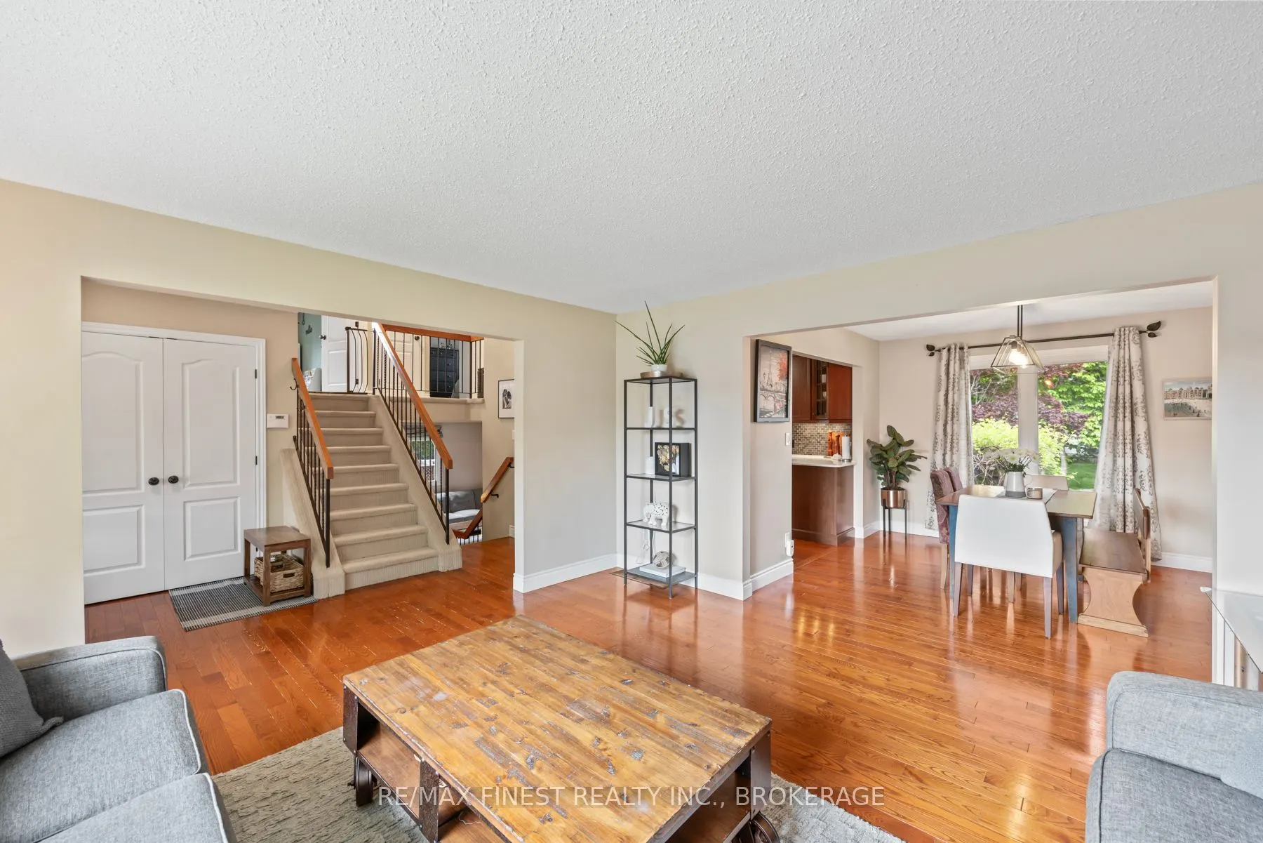 1059 Pembridge Crescent
