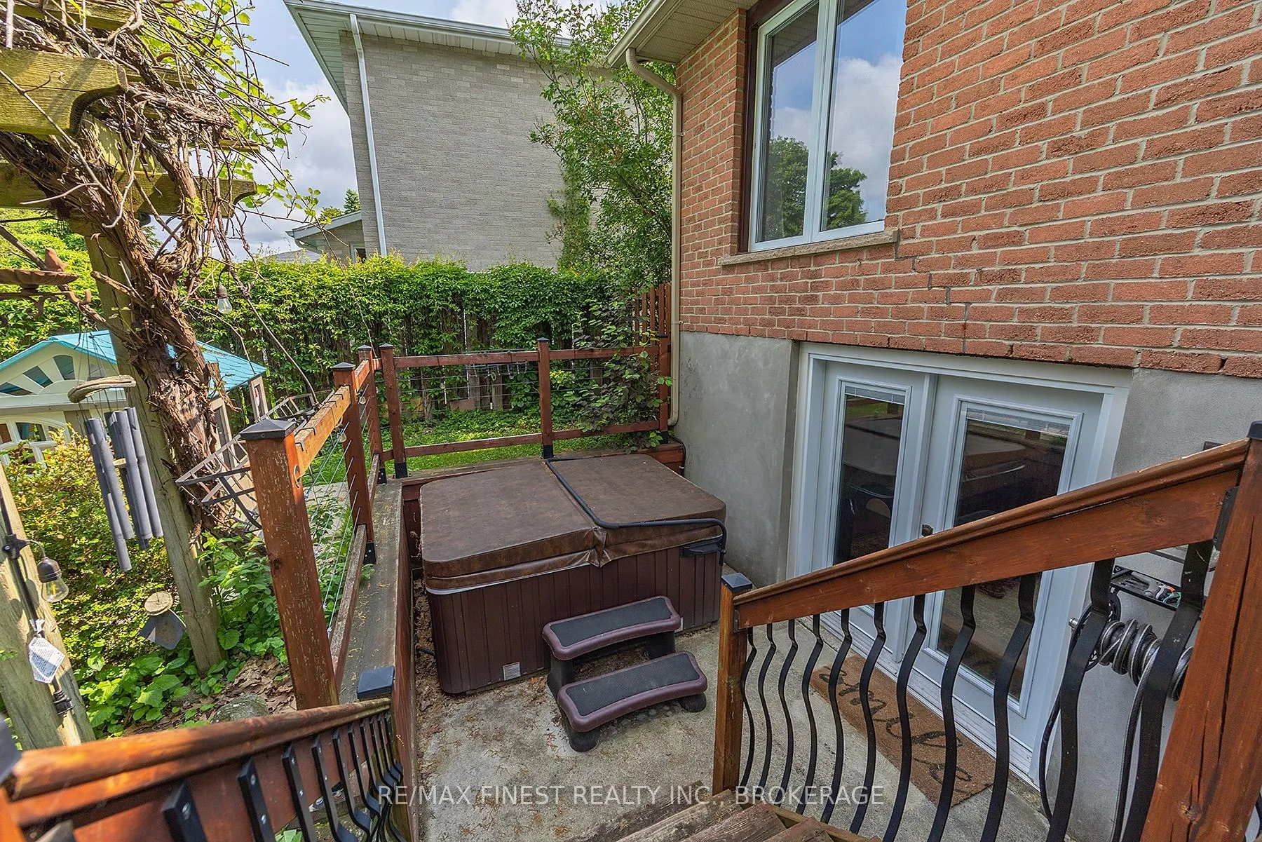 1059 Pembridge Crescent