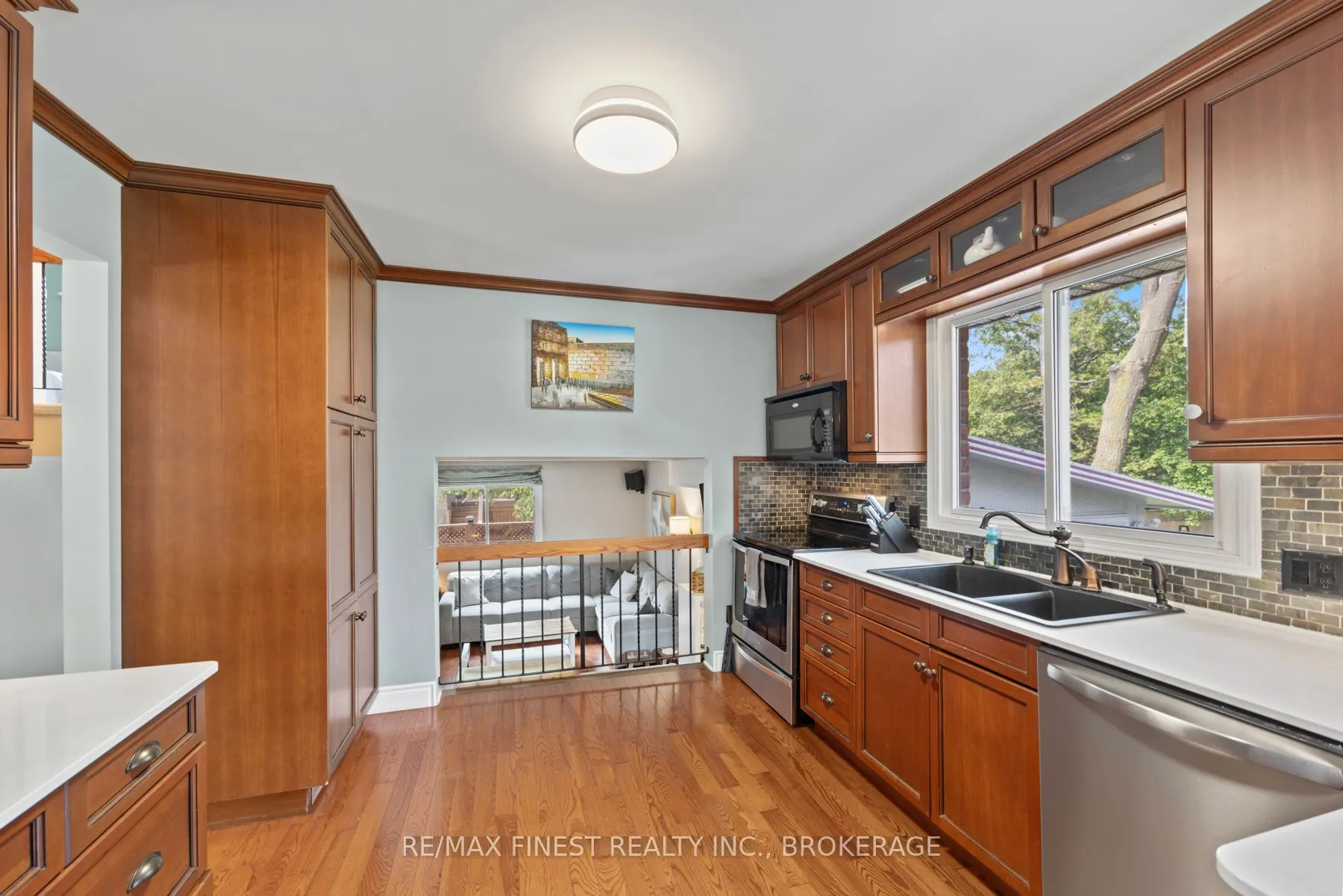 1059 Pembridge Crescent