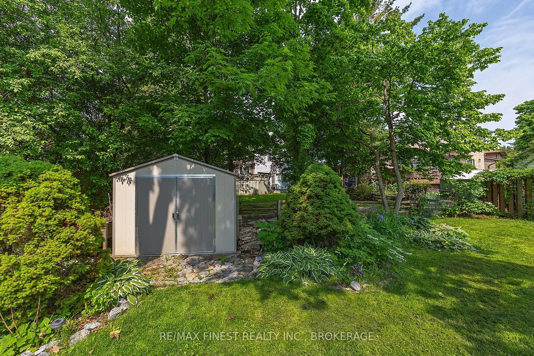 1059 Pembridge Crescent