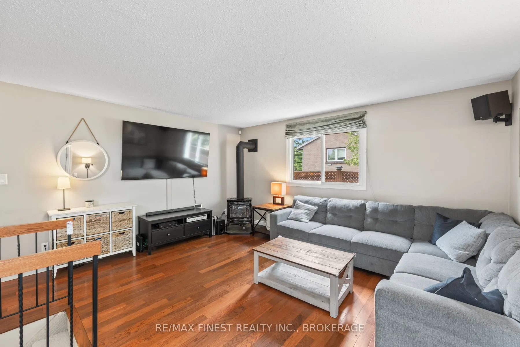 1059 Pembridge Crescent