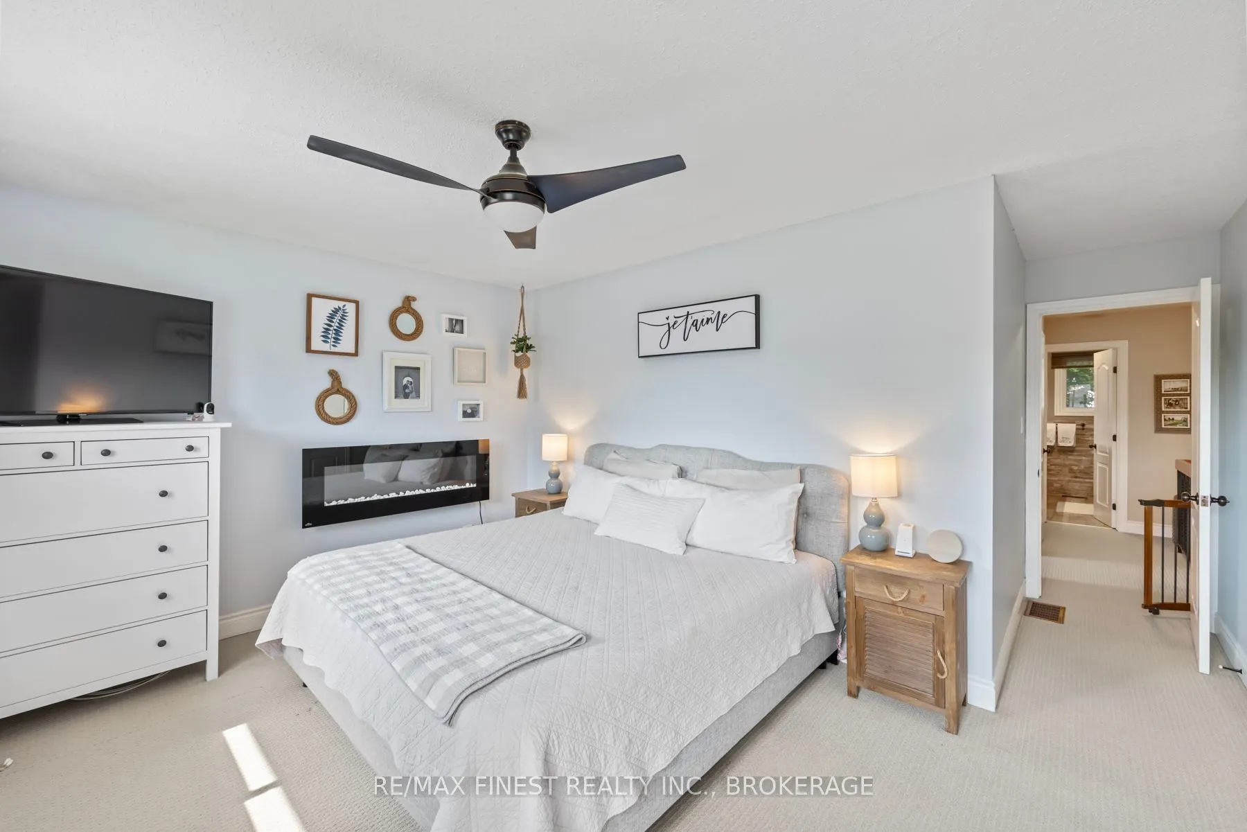 1059 Pembridge Crescent