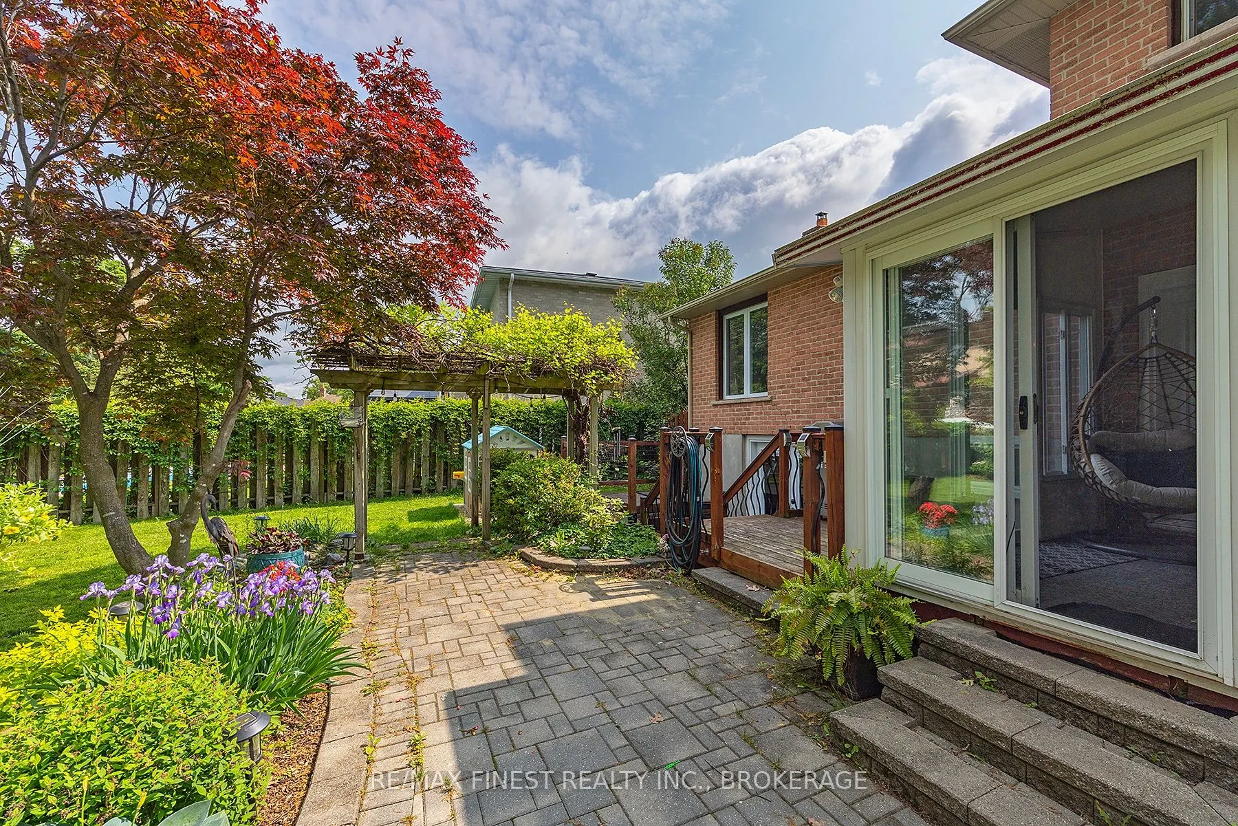 1059 Pembridge Crescent